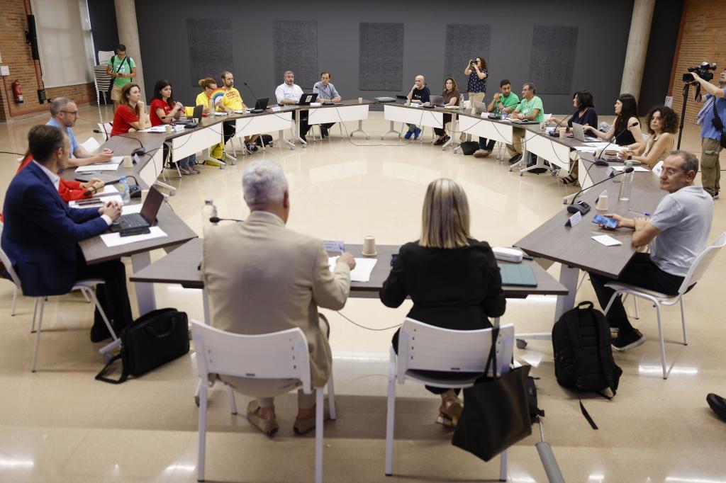 Reunión en la Consejería de Educación, este domingo.