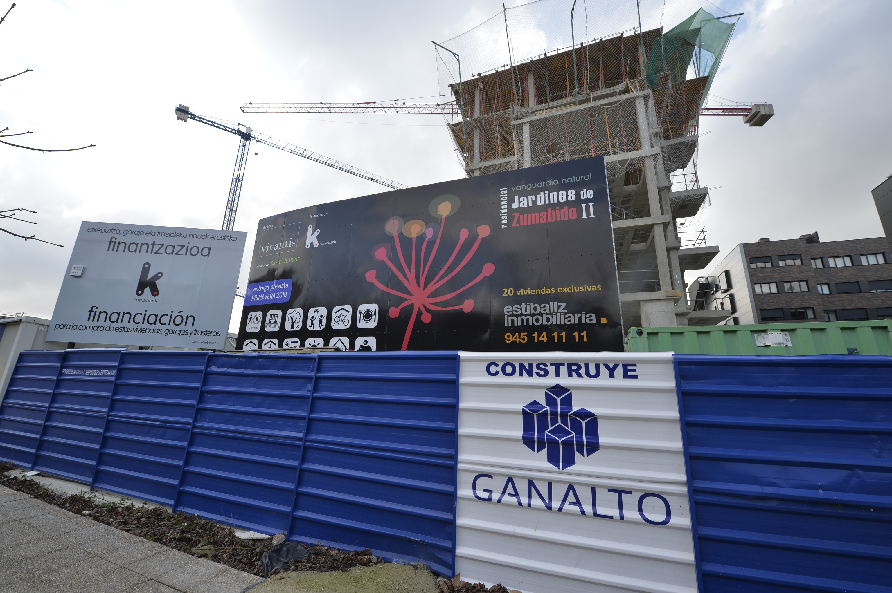 Una de las obras de viviendas libres en el barrio de Zabalgana de Vitoria.