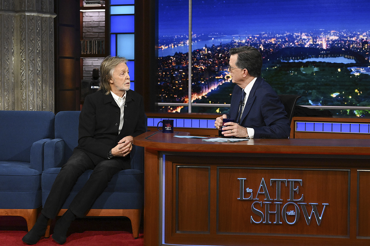 Paul McCartney acompañó a Stephen Colbert en este último show.