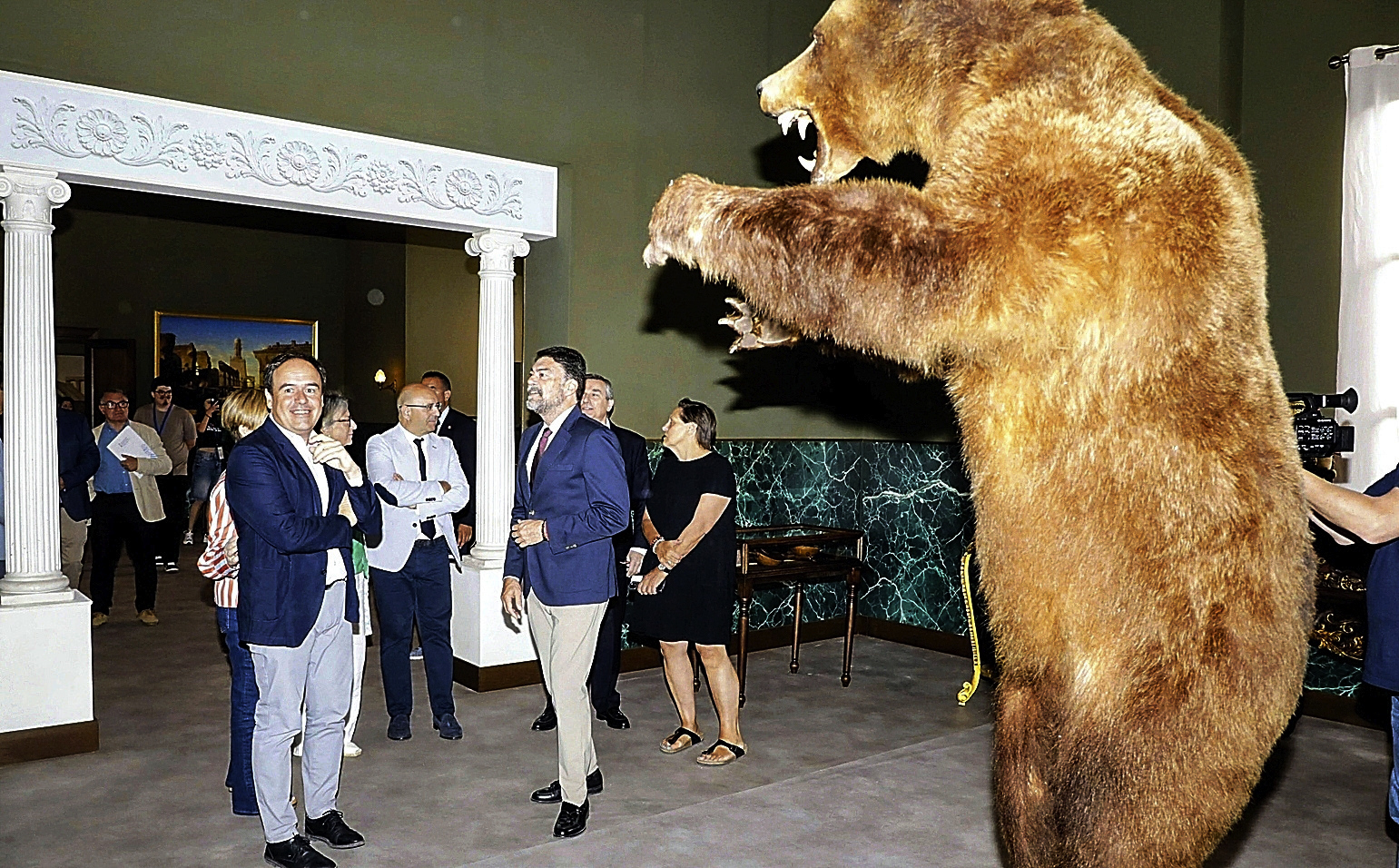 El presidente valenciano, Juanfran Pérez Llorca, este lunes en los estudios de Ciudad de la Luz de Alicante.