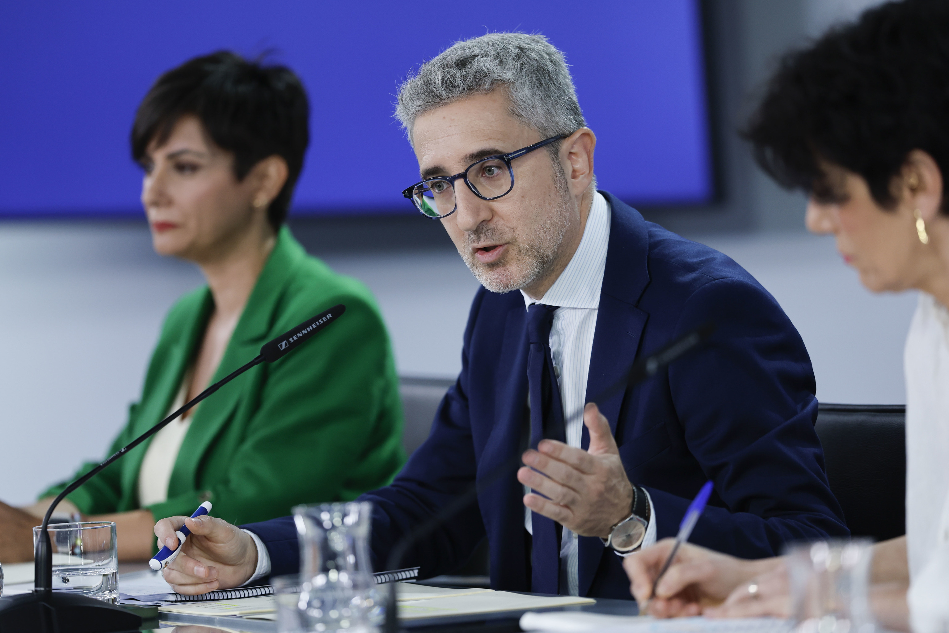 El Gobierno aprueba un aumento del 7,7% en los recursos para las comunidades autónomas en plena crisis política