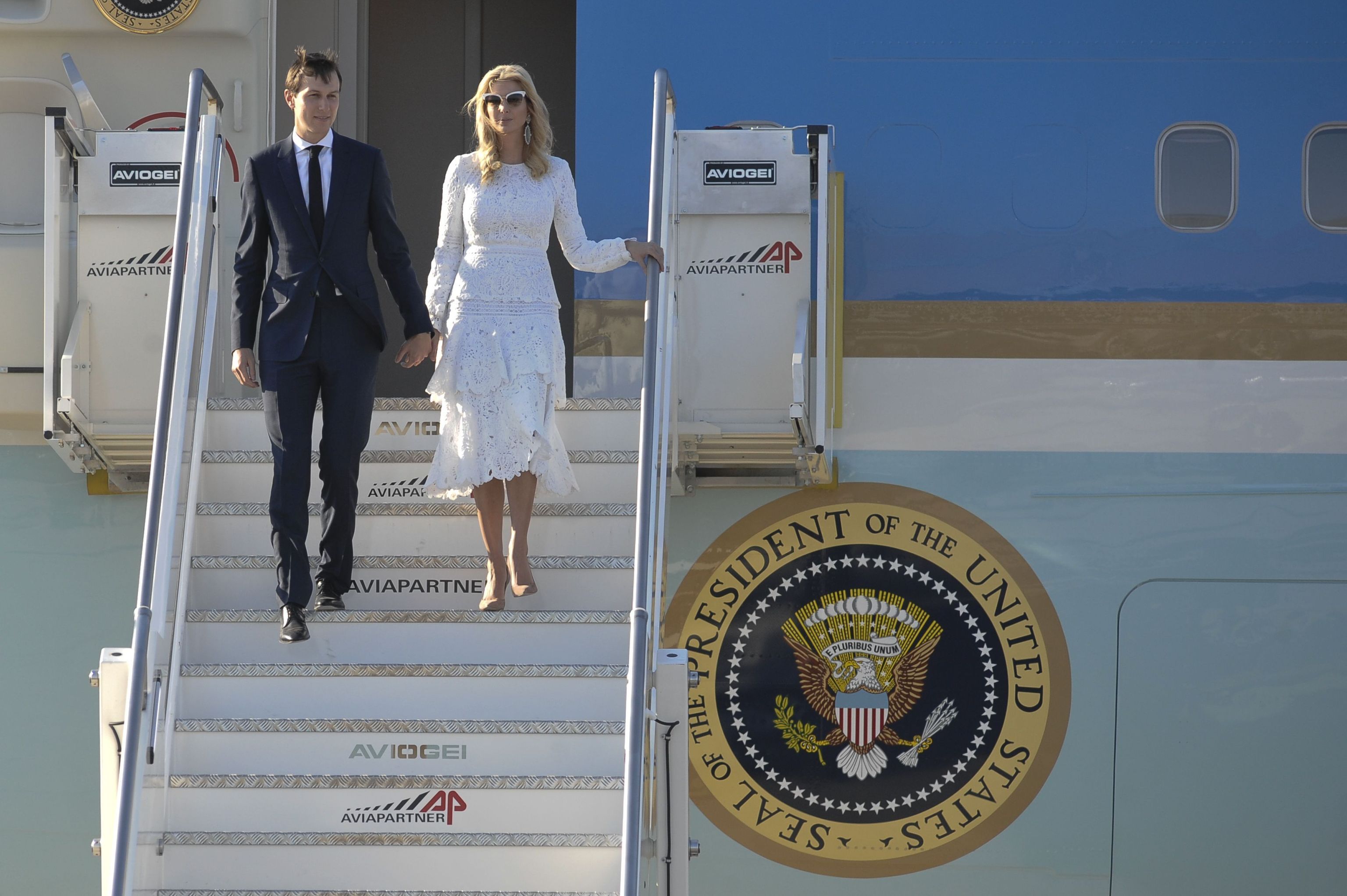 Jared Kushner e Ivanka Trump bajando del 'Air Force One' del presidente de EEUU, en Roma, en una imagen de 2017.
