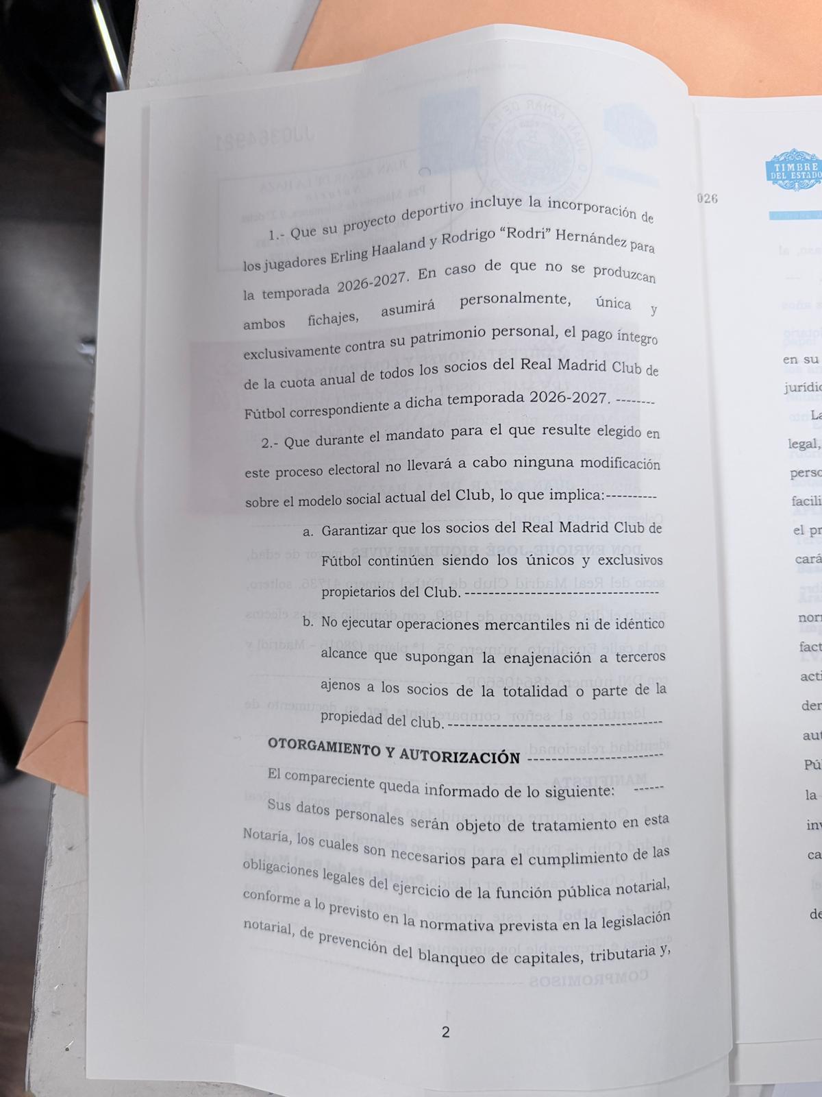 El acta notarial del compromiso de Riquelme.