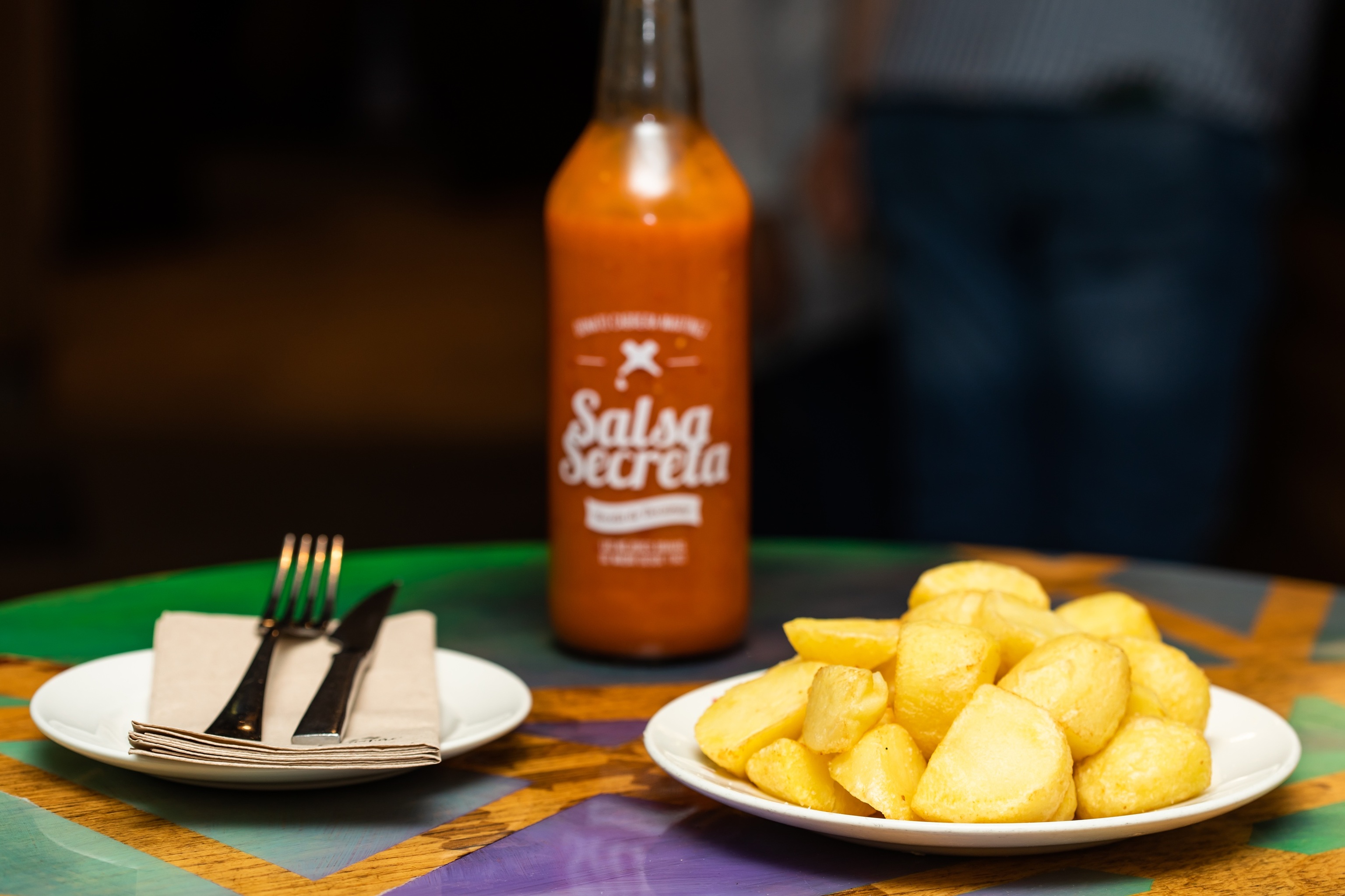 Patatas bravas y la salsa secreta de Docamar.
