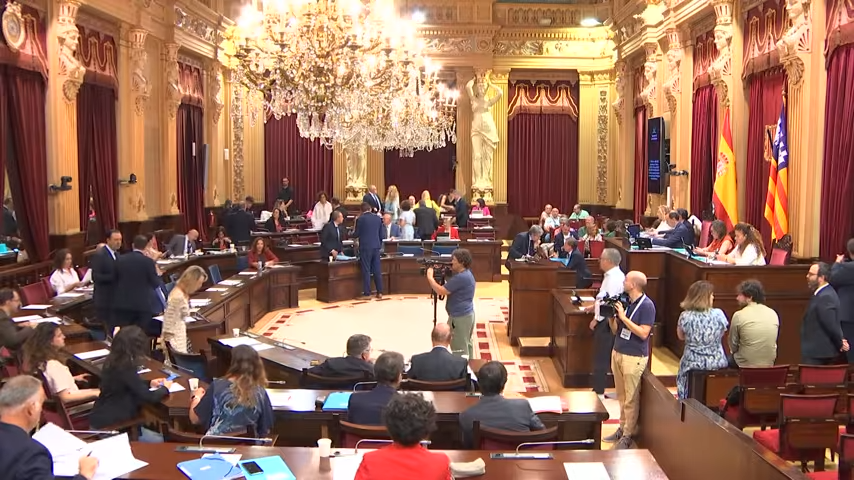 Sesión parlamentaria en Baleares.