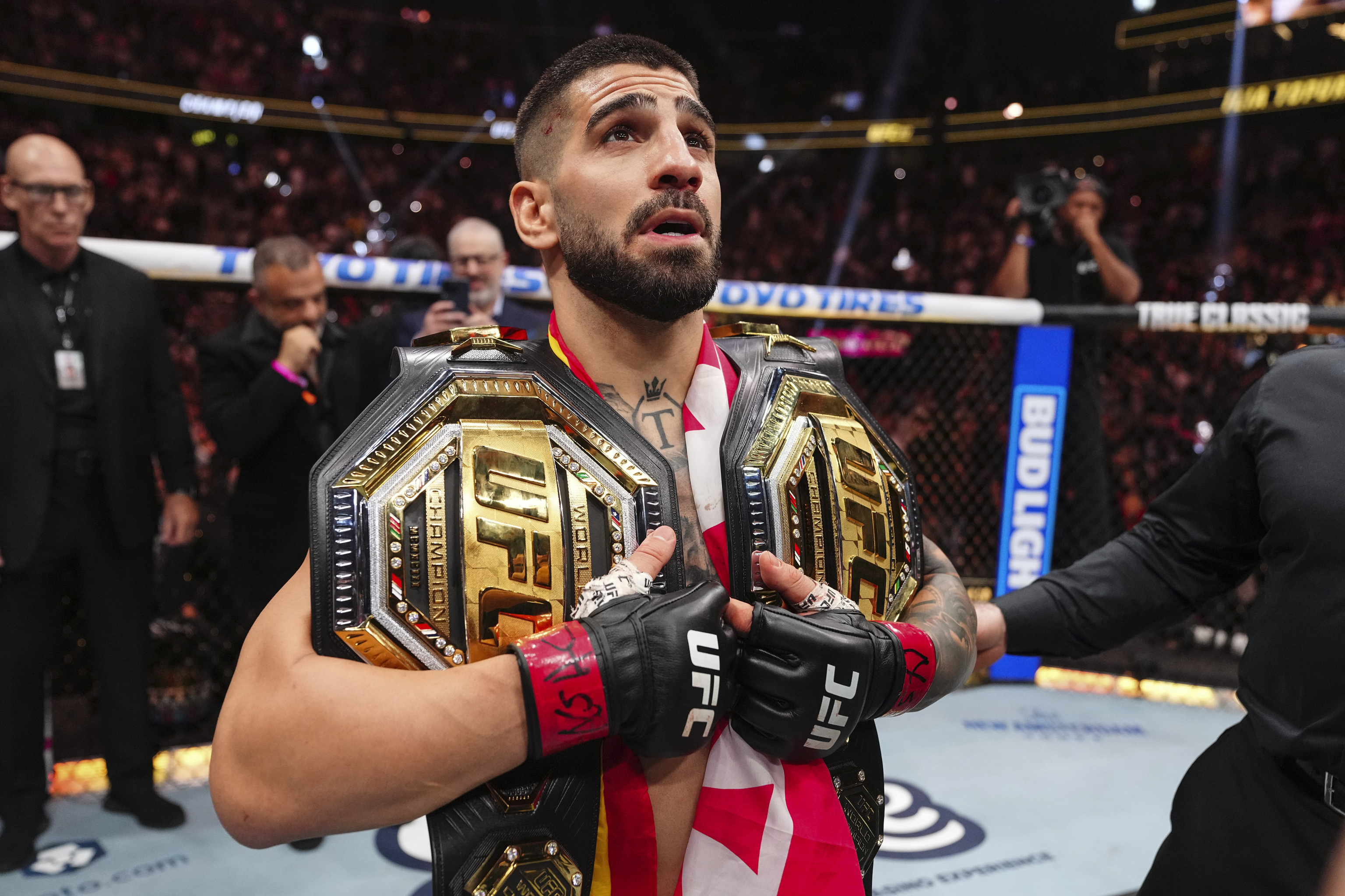 Ilia Topuria, tras ganar su pelea contra Charles Oliveira en Las Vegas.