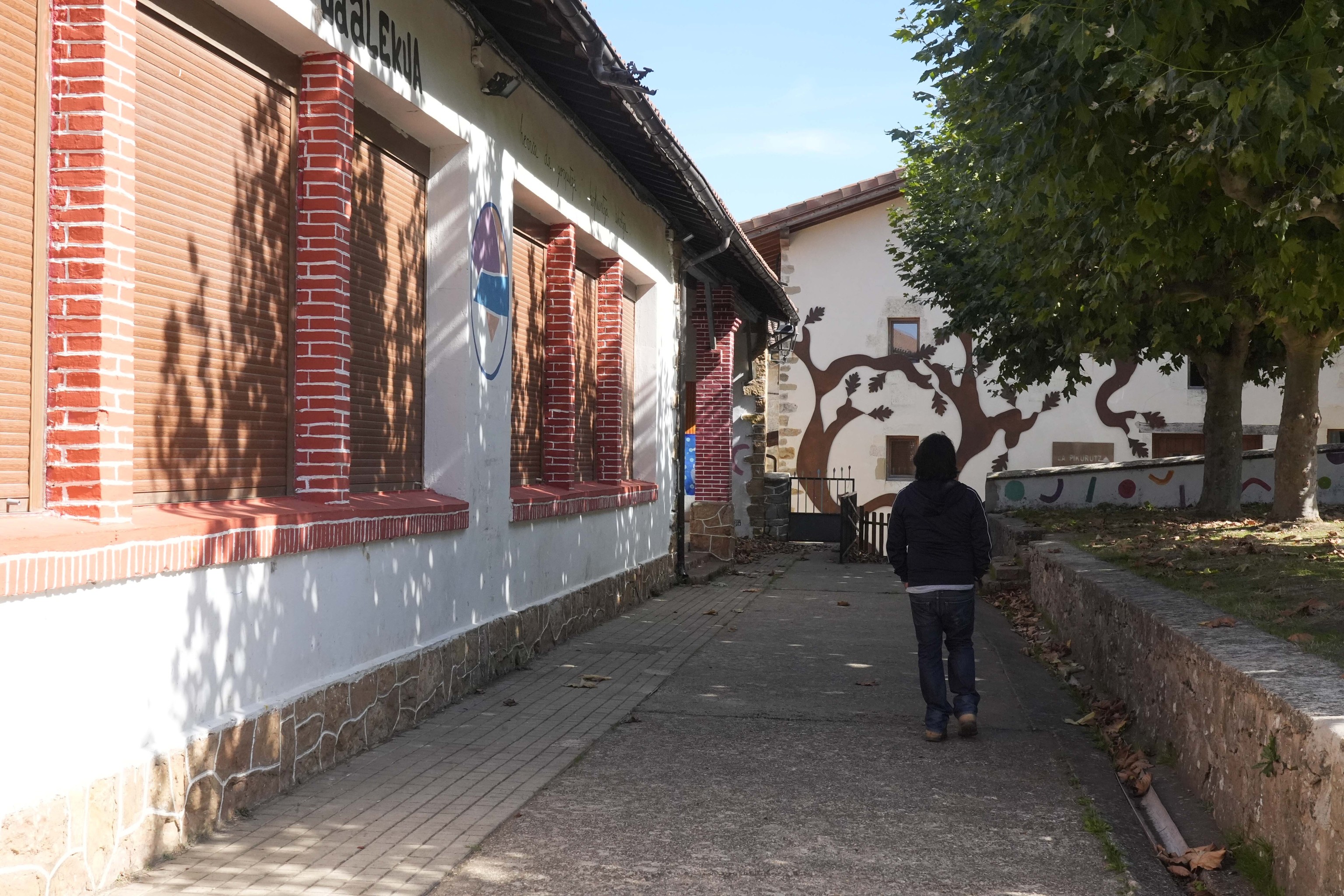 Local de la Junta Administrativa de Bernedo en el que se organizaban los polémicos Euskal Udalekuak que son investigados por presuntos abusos a menores.