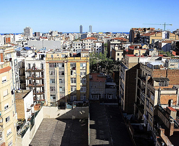 Interior de la manzana entre Calle Mallorca y Calle Valencia