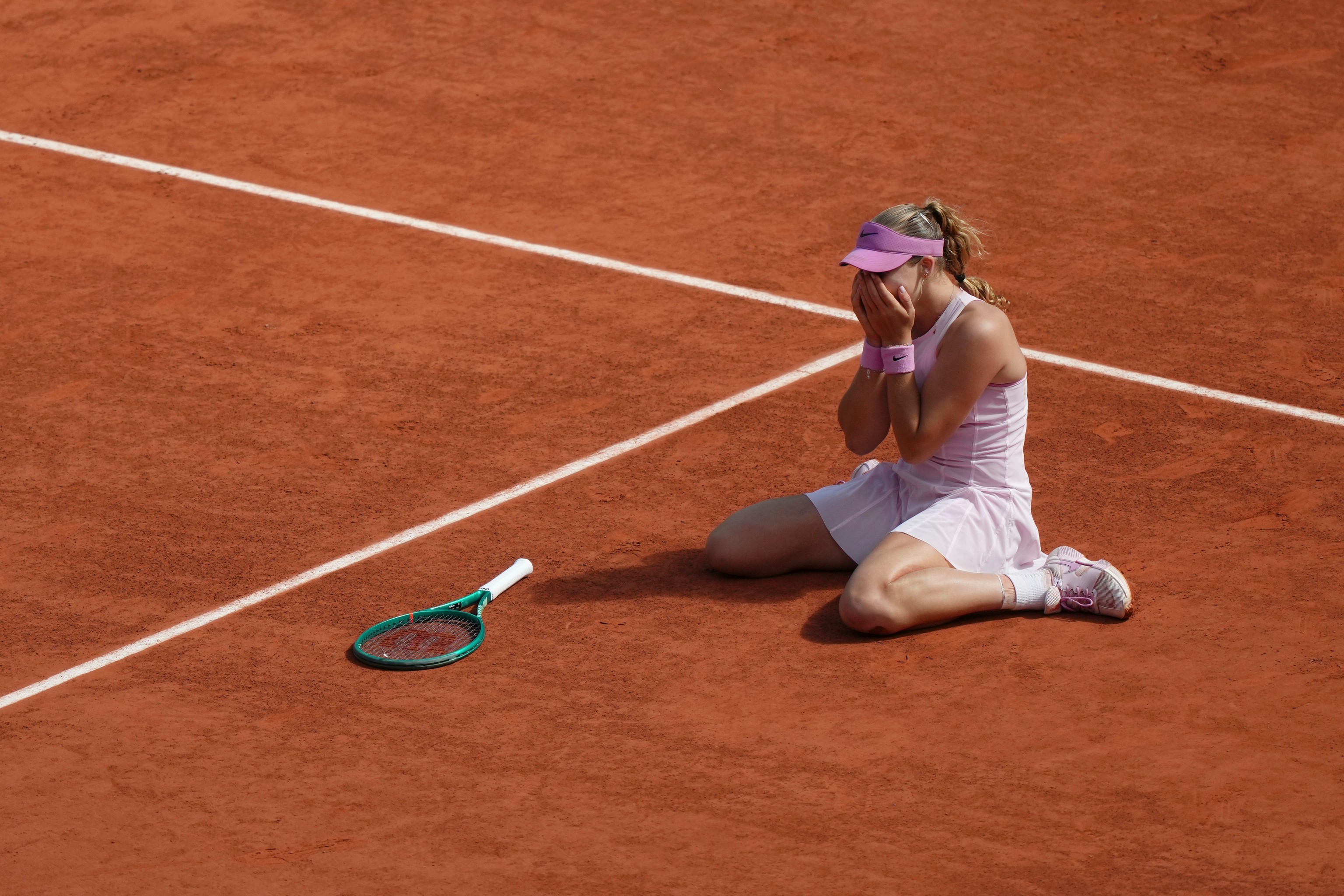 Andreeva, tras ganar el título.