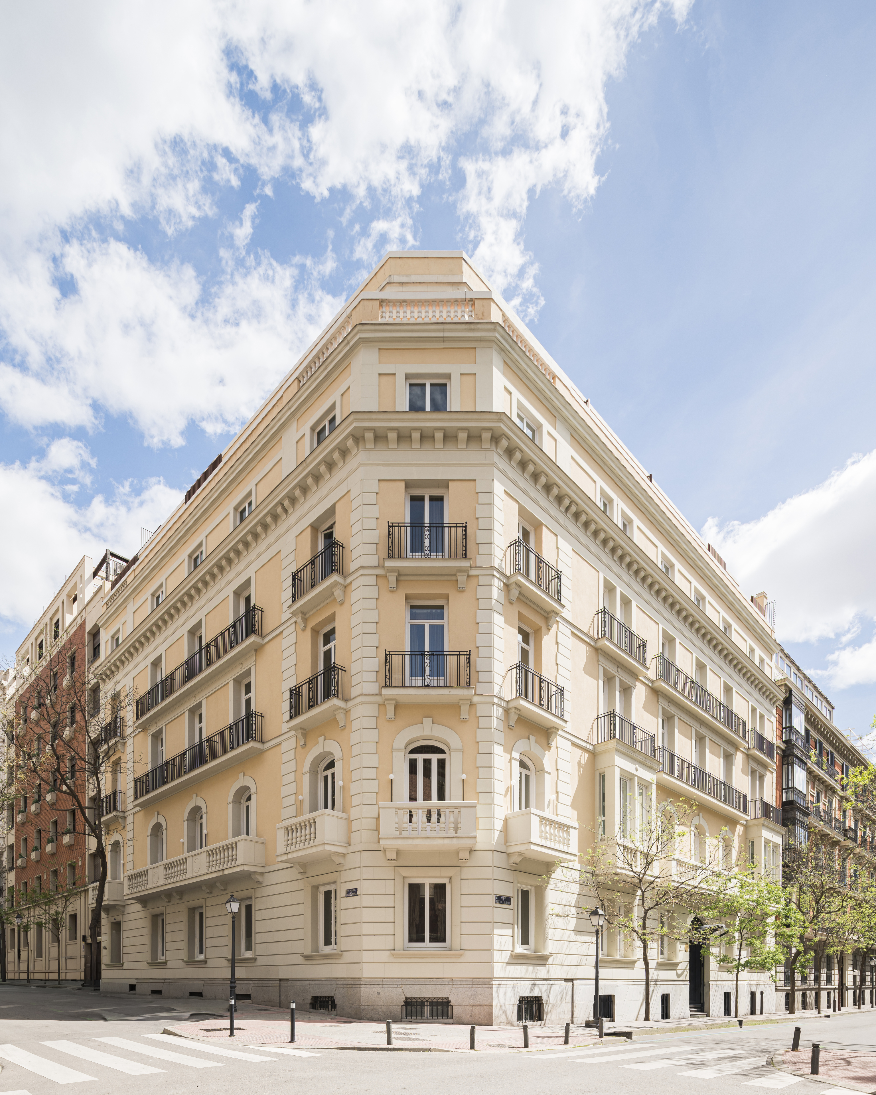 El histórico edificio proyectado por el arquitecto Enrique María Repullés y Vargas.