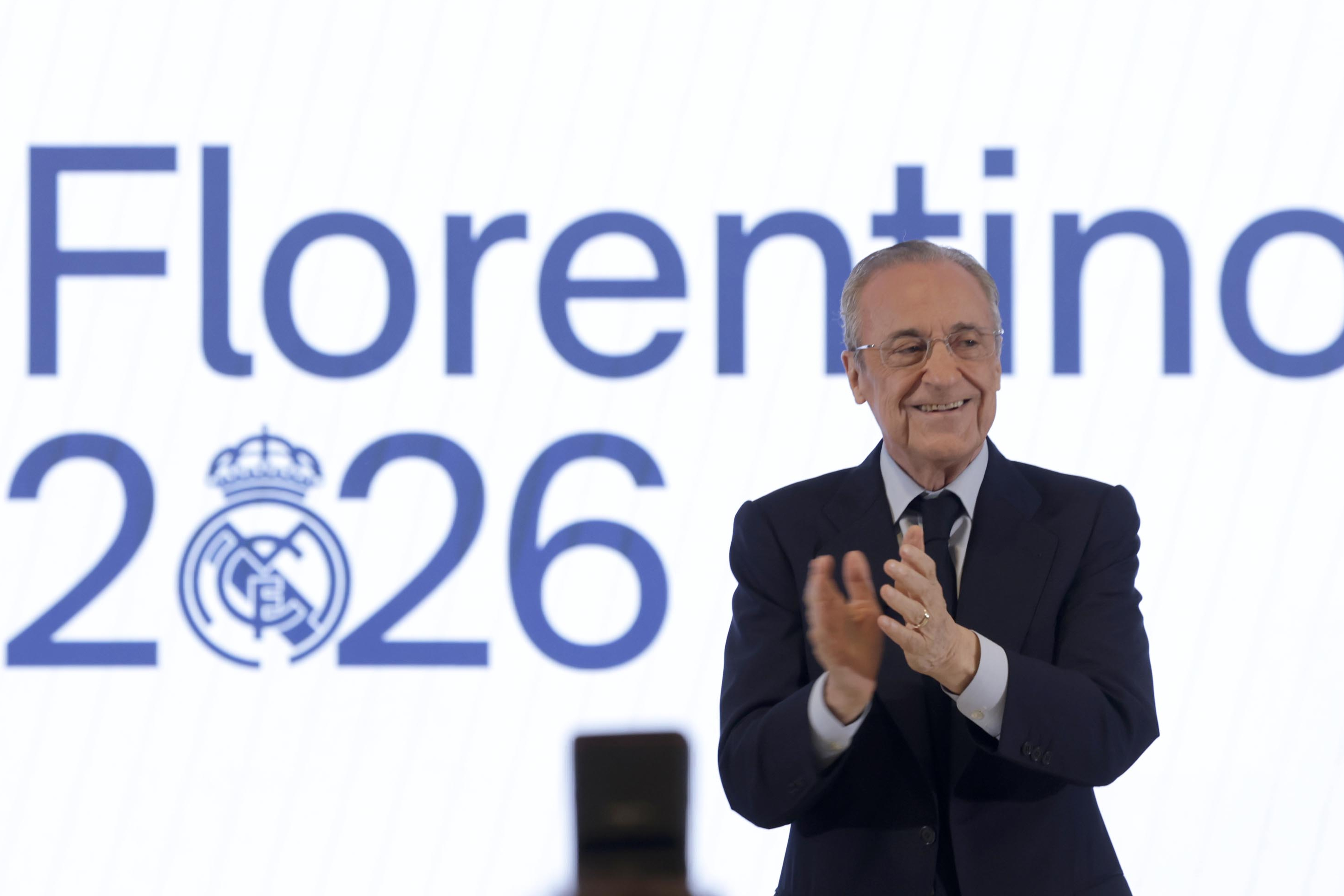 Florentino Pérez, presidente del Real Madrid, durante la noche electoral.