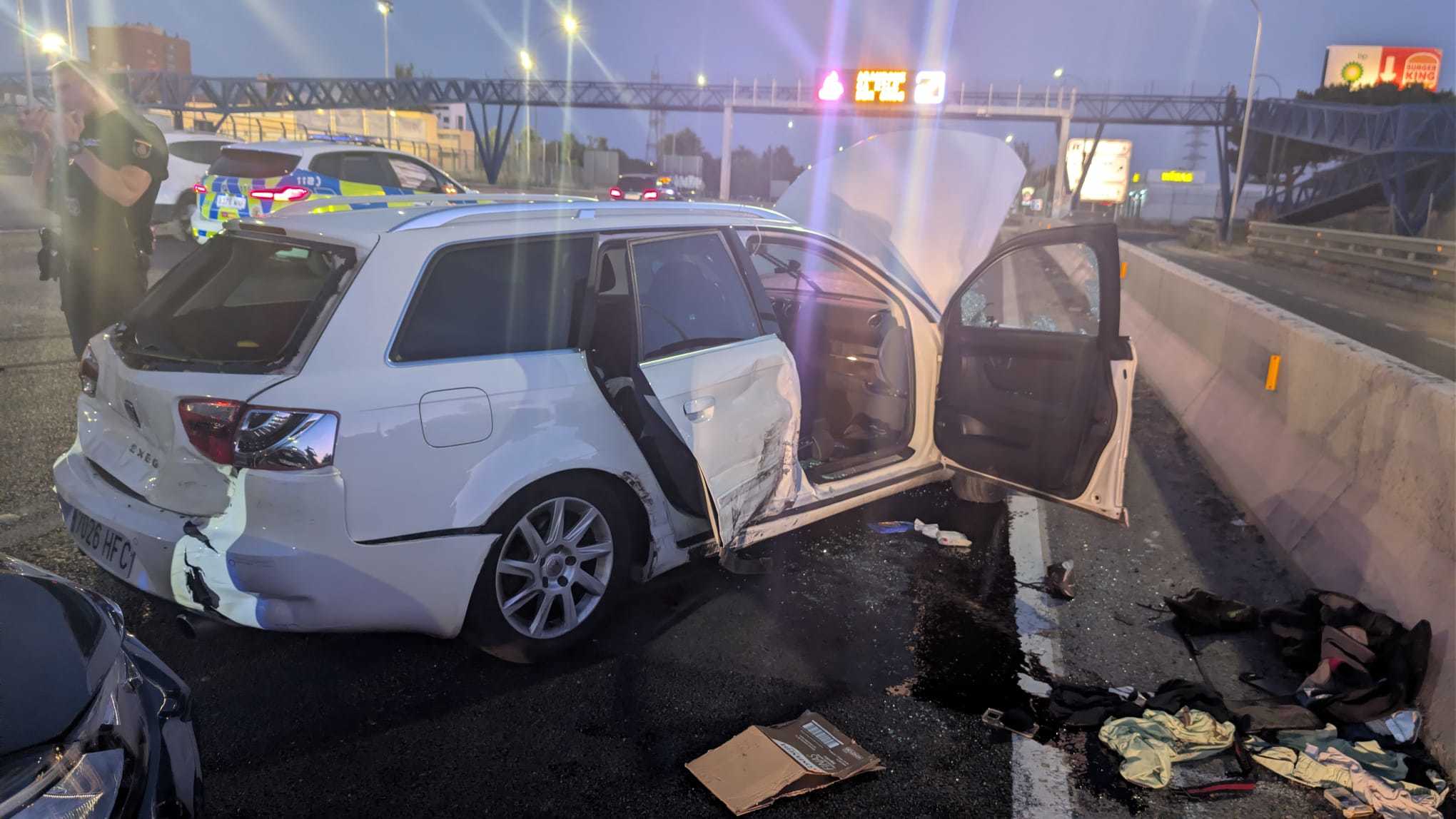 El coche de los fugados tras ser interceptados en la M-40.