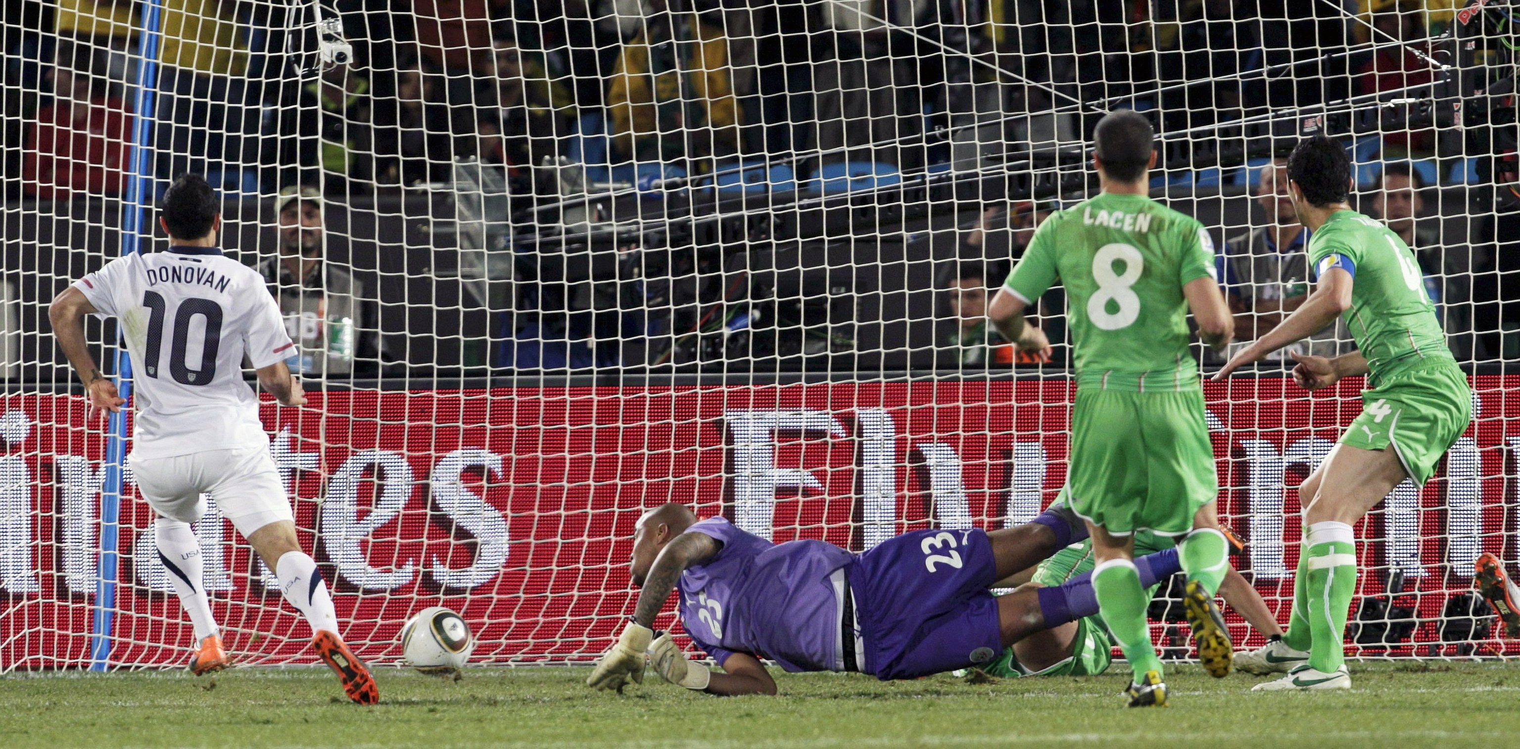 Donovan marca el gol de la victoria frente a Argelia en el Mundial 2010.