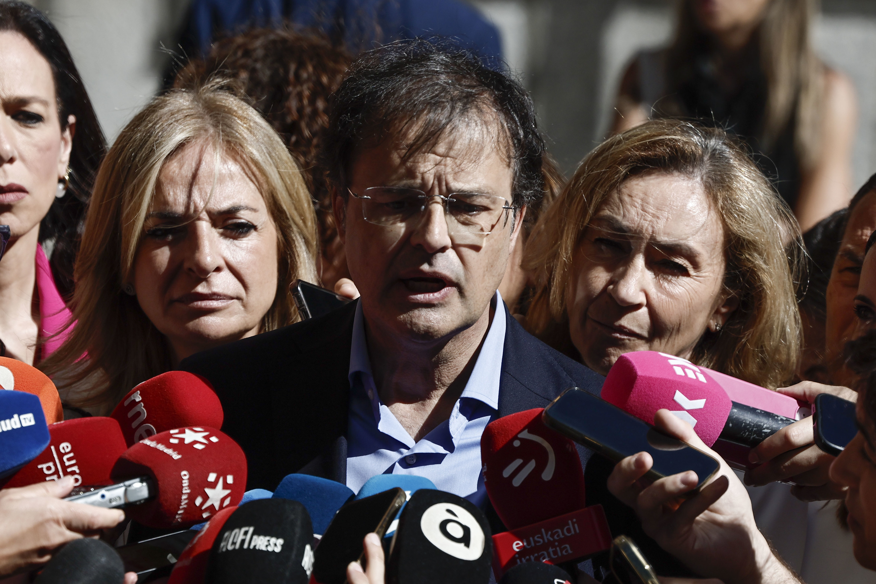 El consejero de Salud Alberto Martínez atiende a los medios en Madrid como portavoz de las consejerías de Salud tras la reunión con la ministra Mónica García.