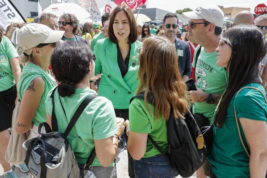 La ministra y líder de los socialistas valencianos, Diana Morant, en la protesta educativa de este jueves.