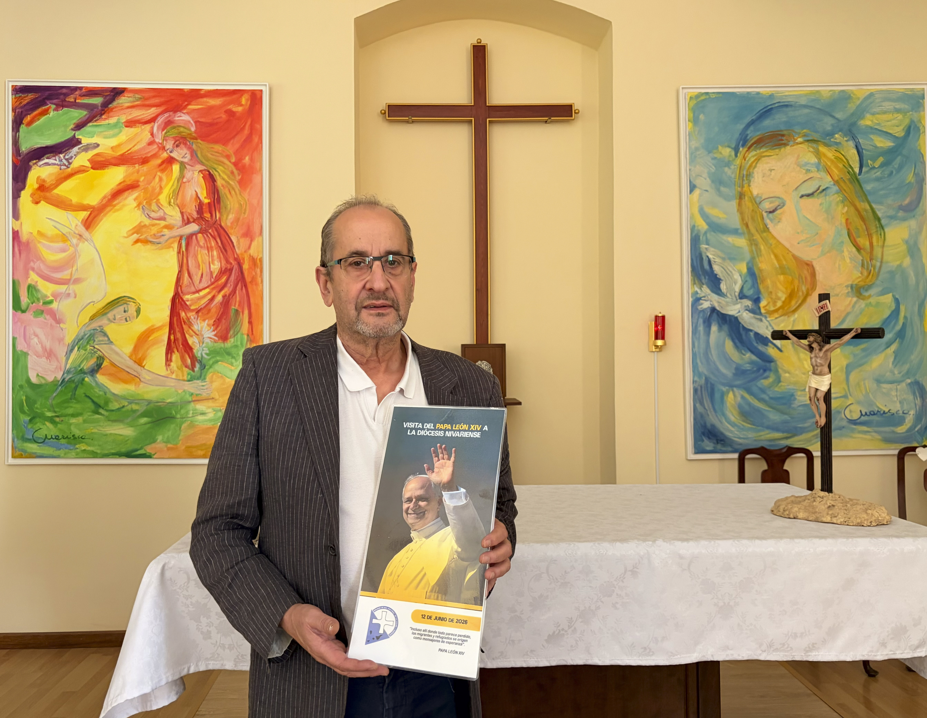 Celsó González Concepción, diácono permanente de la Diócesis Nivariense, en la capilla de la casa Mesa de La Laguna.
