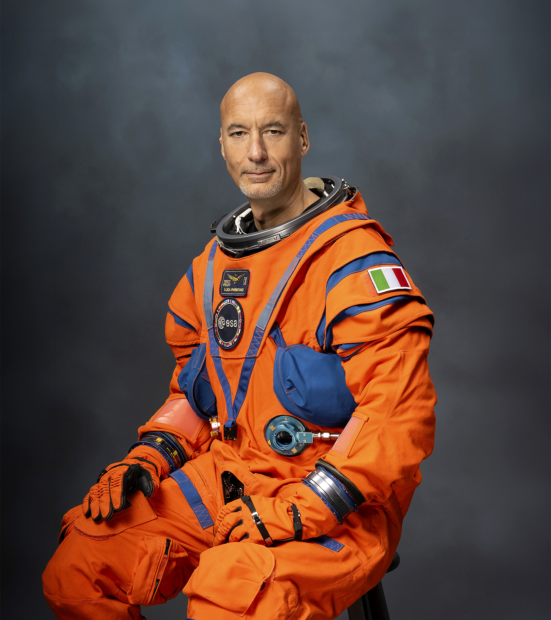 Retrato oficial de Luca Parmitano para la misión Artemis 3