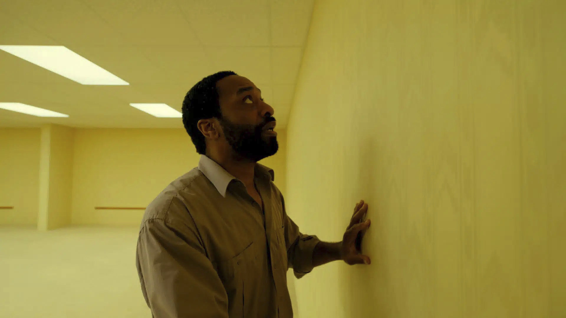 Chiwetel Ejiofor en un momento de 'Backrooms'.