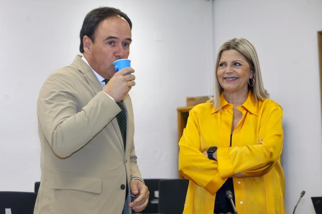 Llorca con su consejera de Educación, Carmen Ortí.