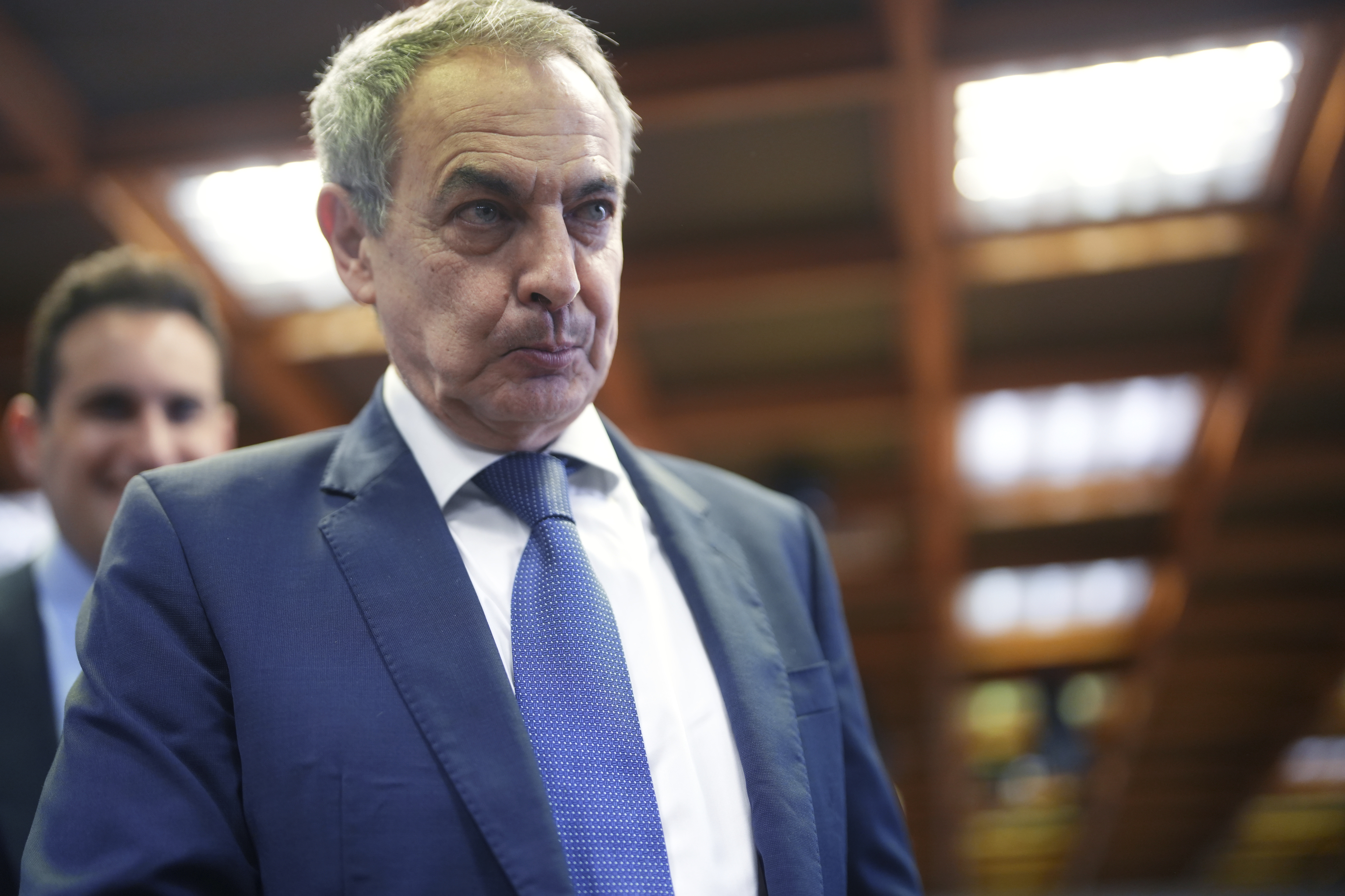 El juez impide que Zapatero se zafe del delito fiscal por el botín de las  joyas | España