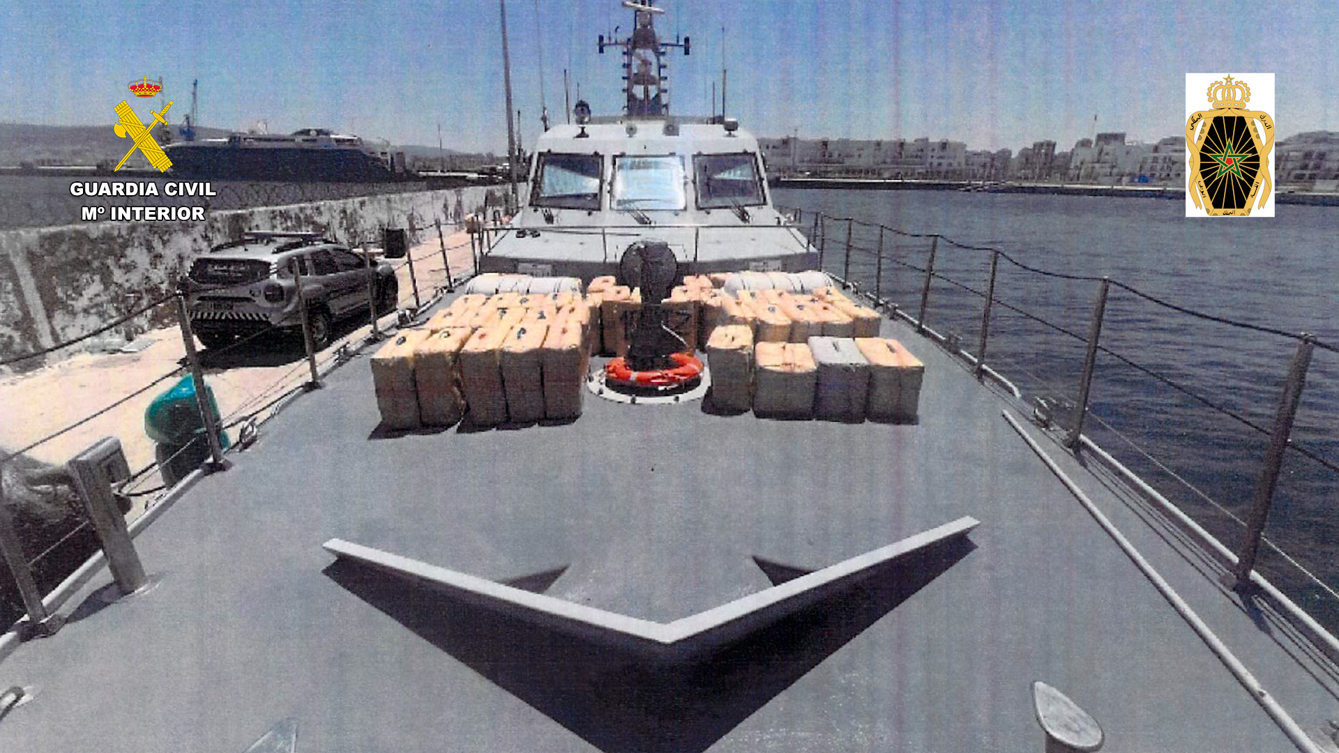 Alijo de 4.800 de hachís interceptado en el Estrecho de Gibraltar