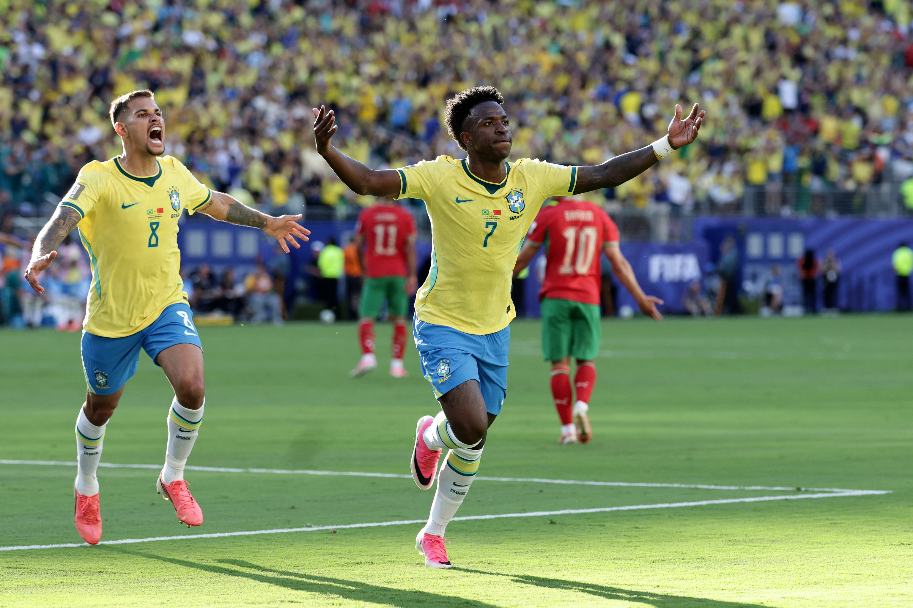 Vinicius celebra su gol.