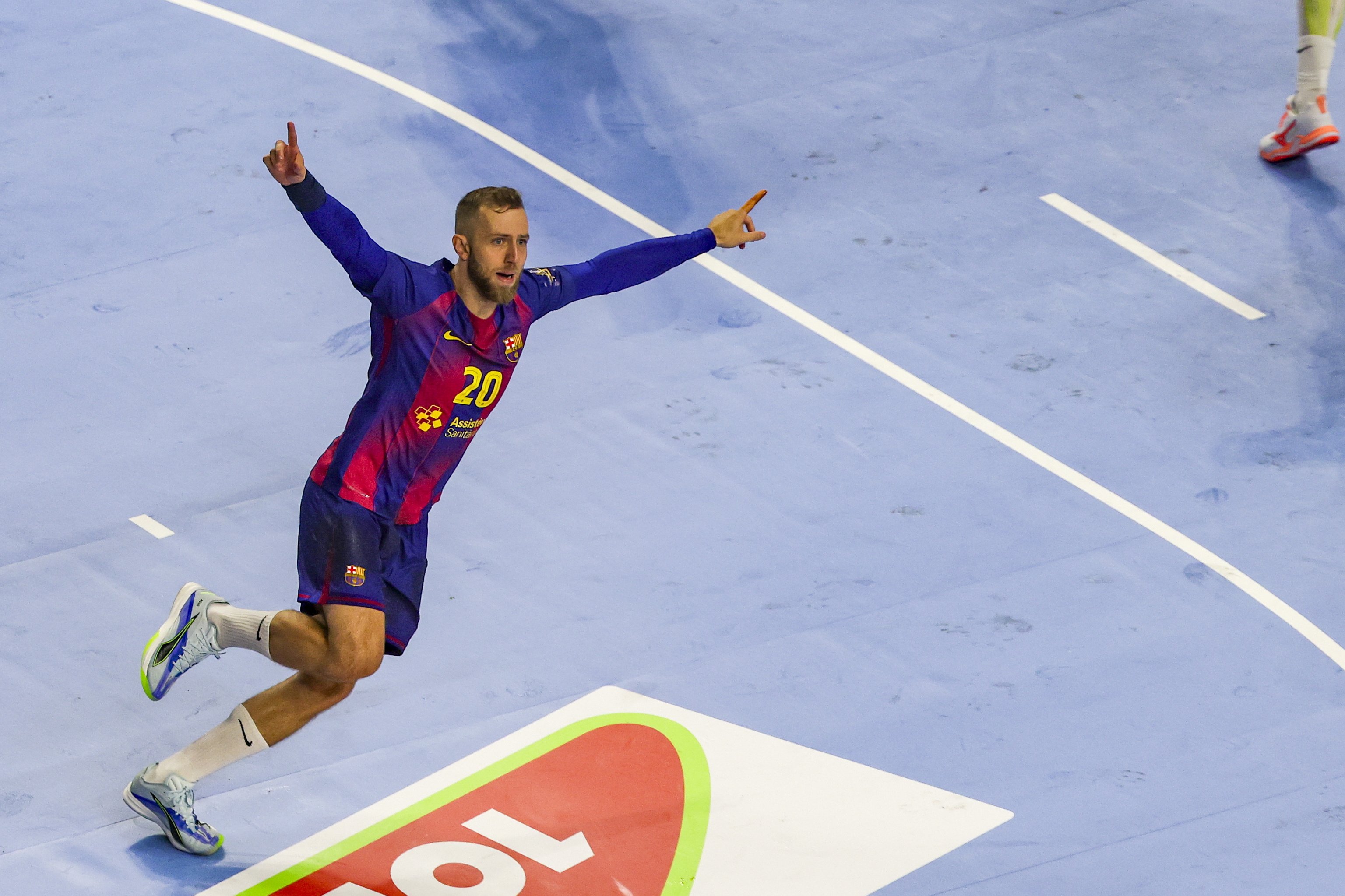 Gómez celebra un gol, este domingo.