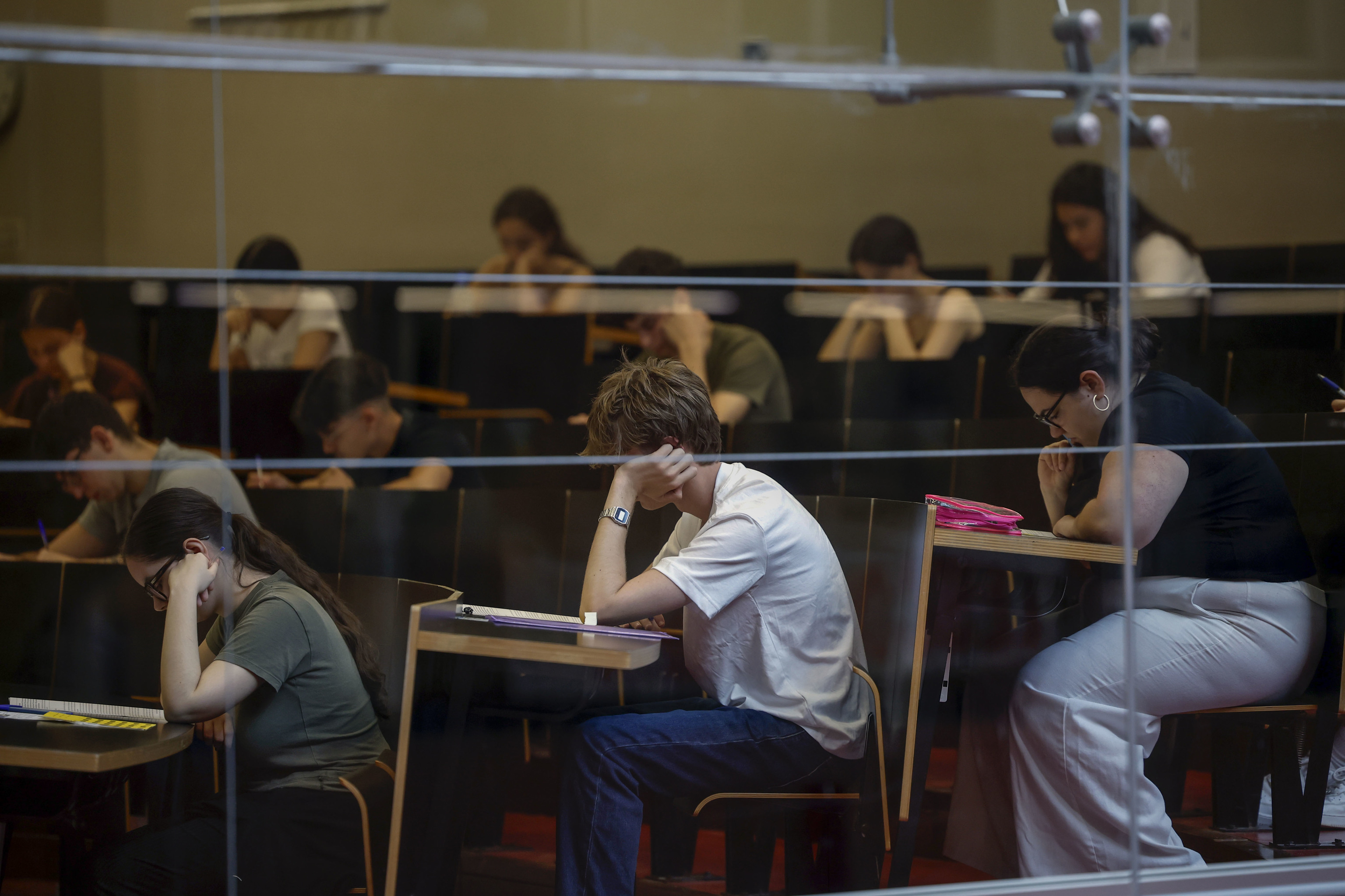 Alumnos se examinan en las Pruebas de Acceso a la Universidad (PAU).