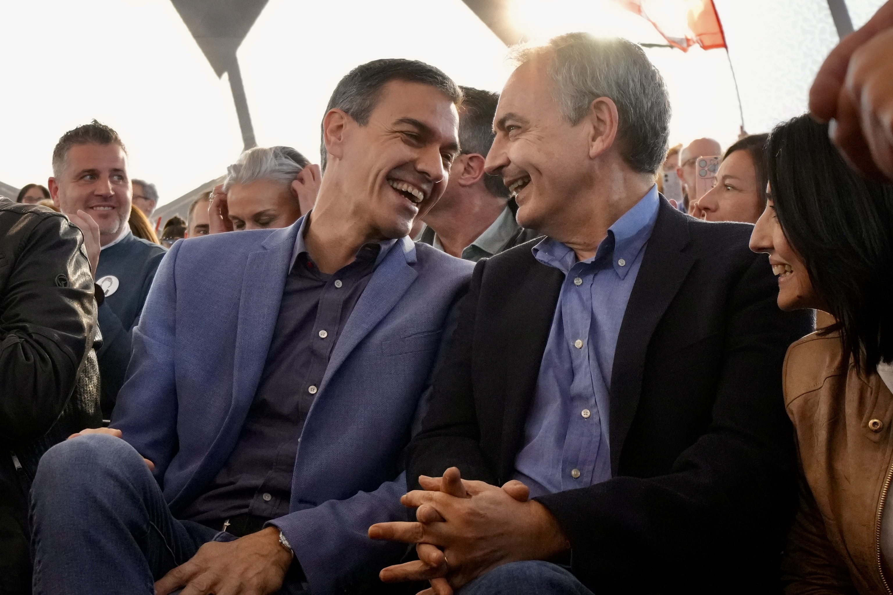 Pedro Sánchez y José Luis Rodríguez Zapatero, durante un mitin del PSOE en las últimas elecciones en Castilla y León..
