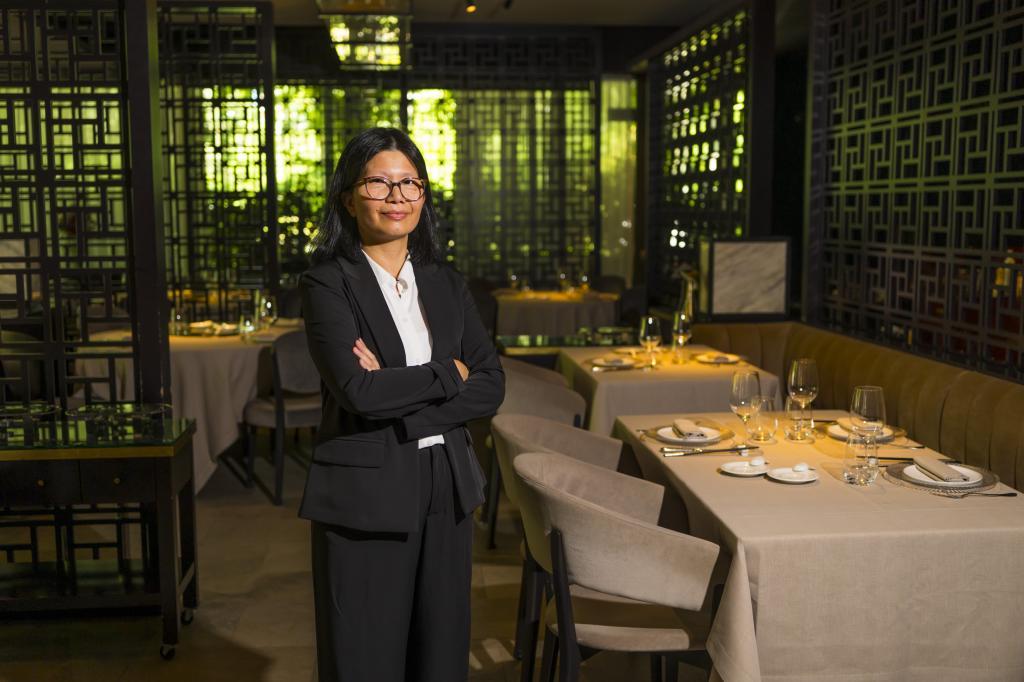 Lucía, nombre español con el que se la conoce, en la sala del restaurante Tse Yang.
