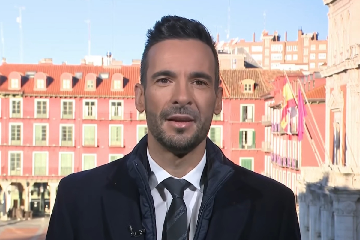 Quién es Lluís Guilera, el presentador que sustituirá temporalmente a Silvia Intxaurrondo: periodista de la casa con experiencia en La hora de La 1
