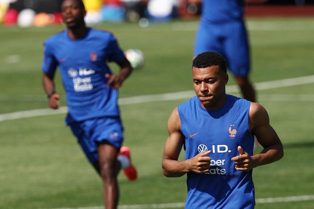 La selección francesa en un entrenamiento previo a su encuentro con Senegal.