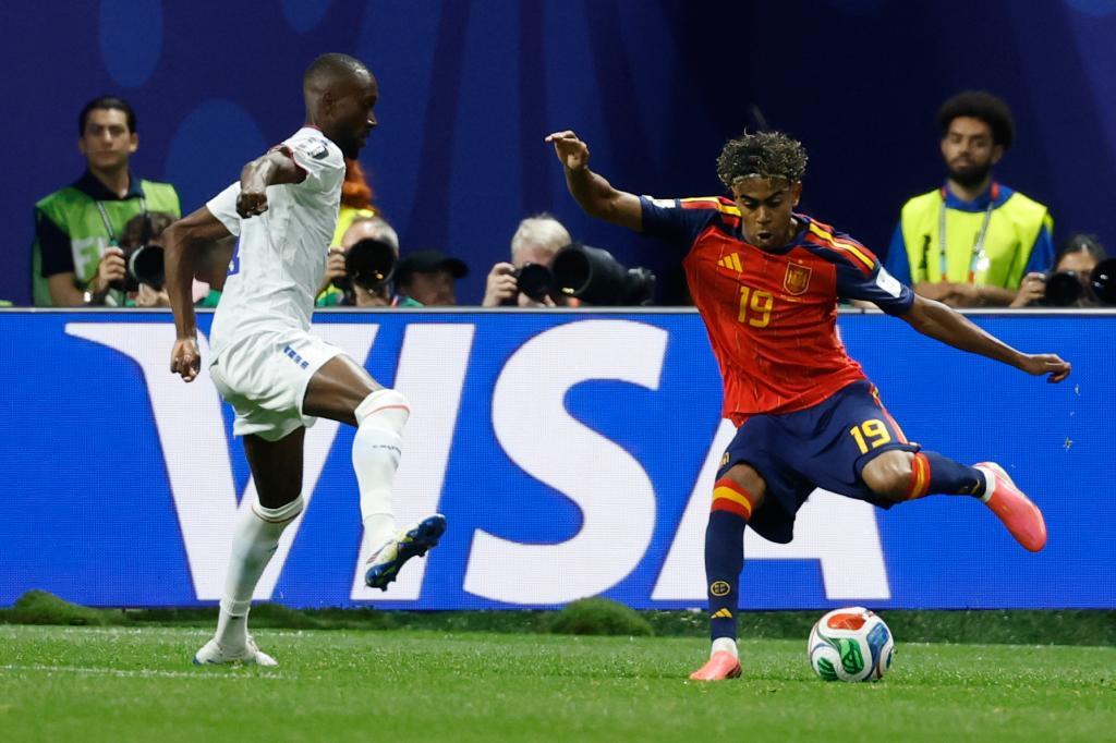 Lamine Yamal en el partido de ayer contra Cabo Verde.