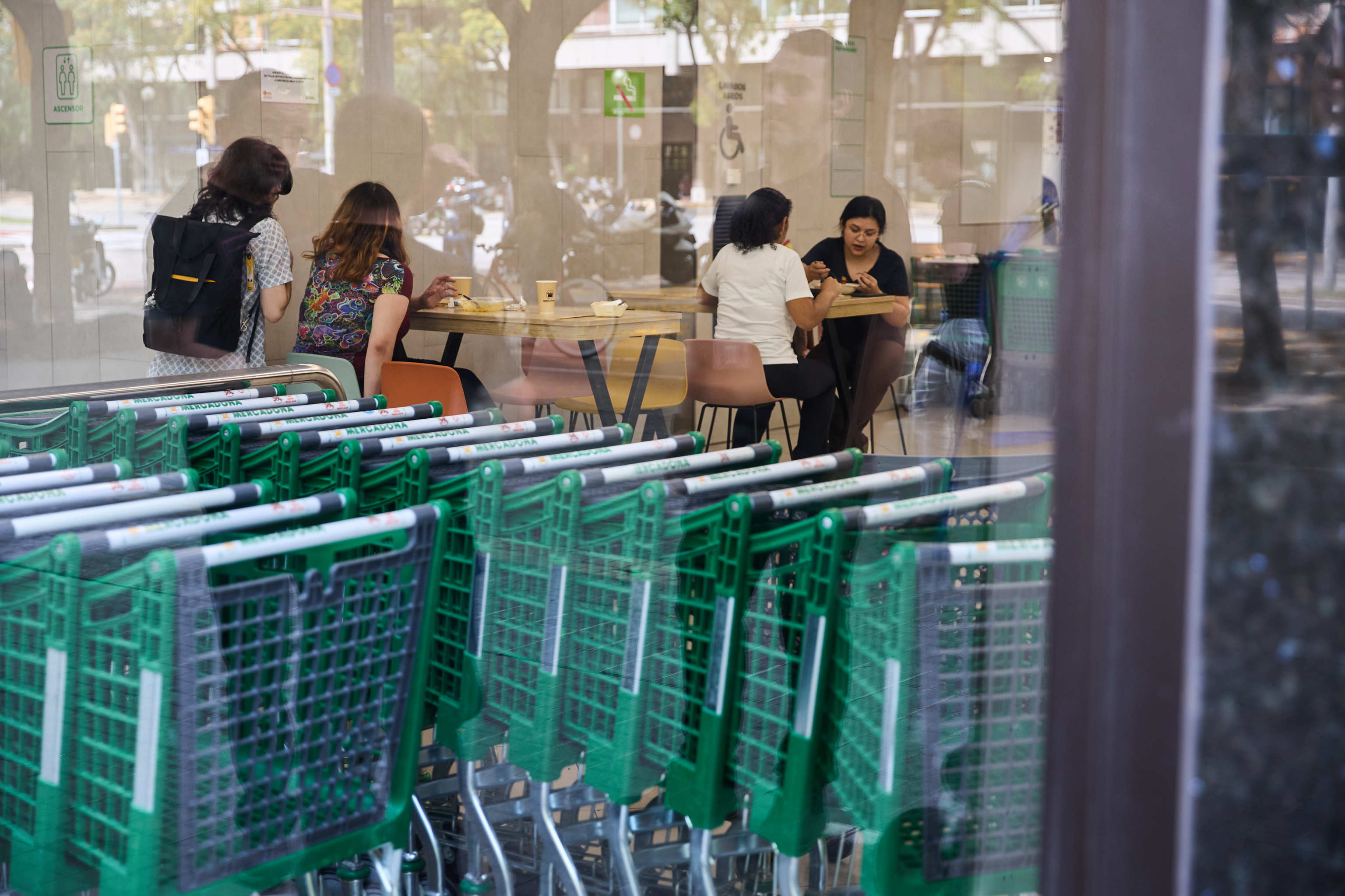 Un mercaurante de Mercadona en un supermercado de Barcelona.