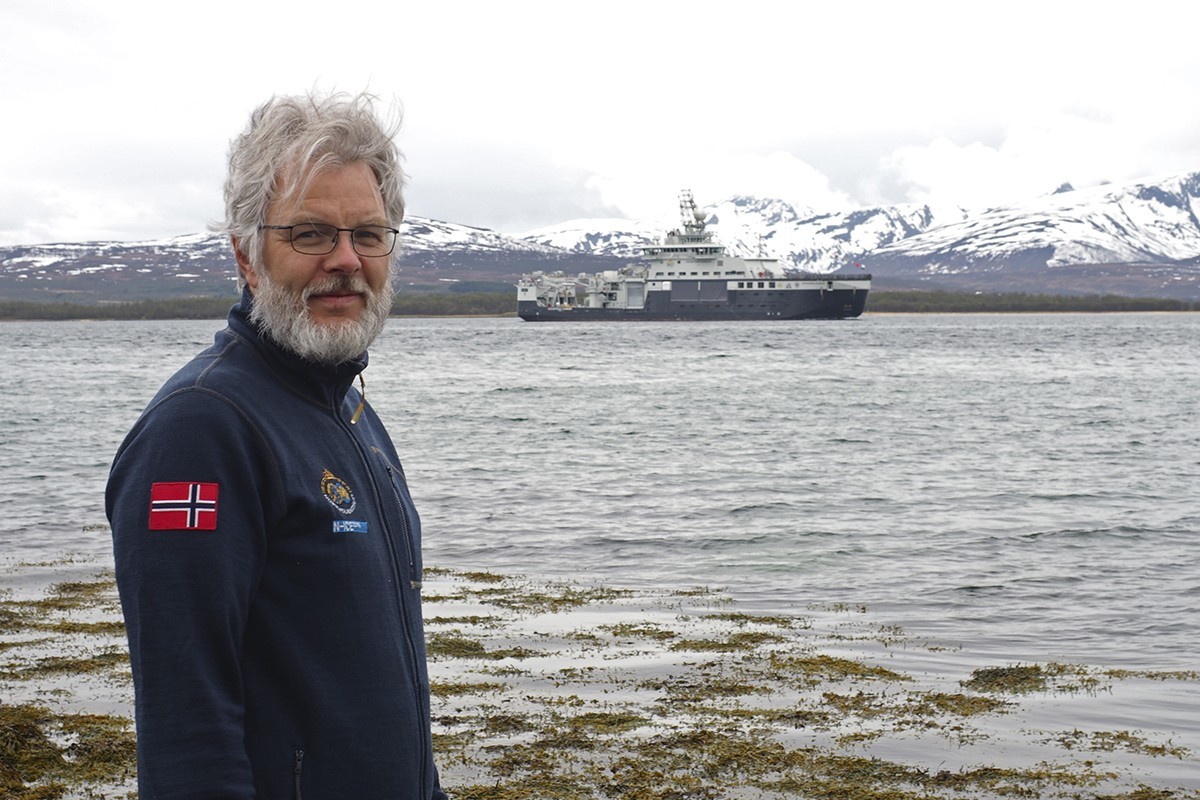 Arild Sundfjord, en una imagen de archivo con el buque Kronprins Haakon al fondo.