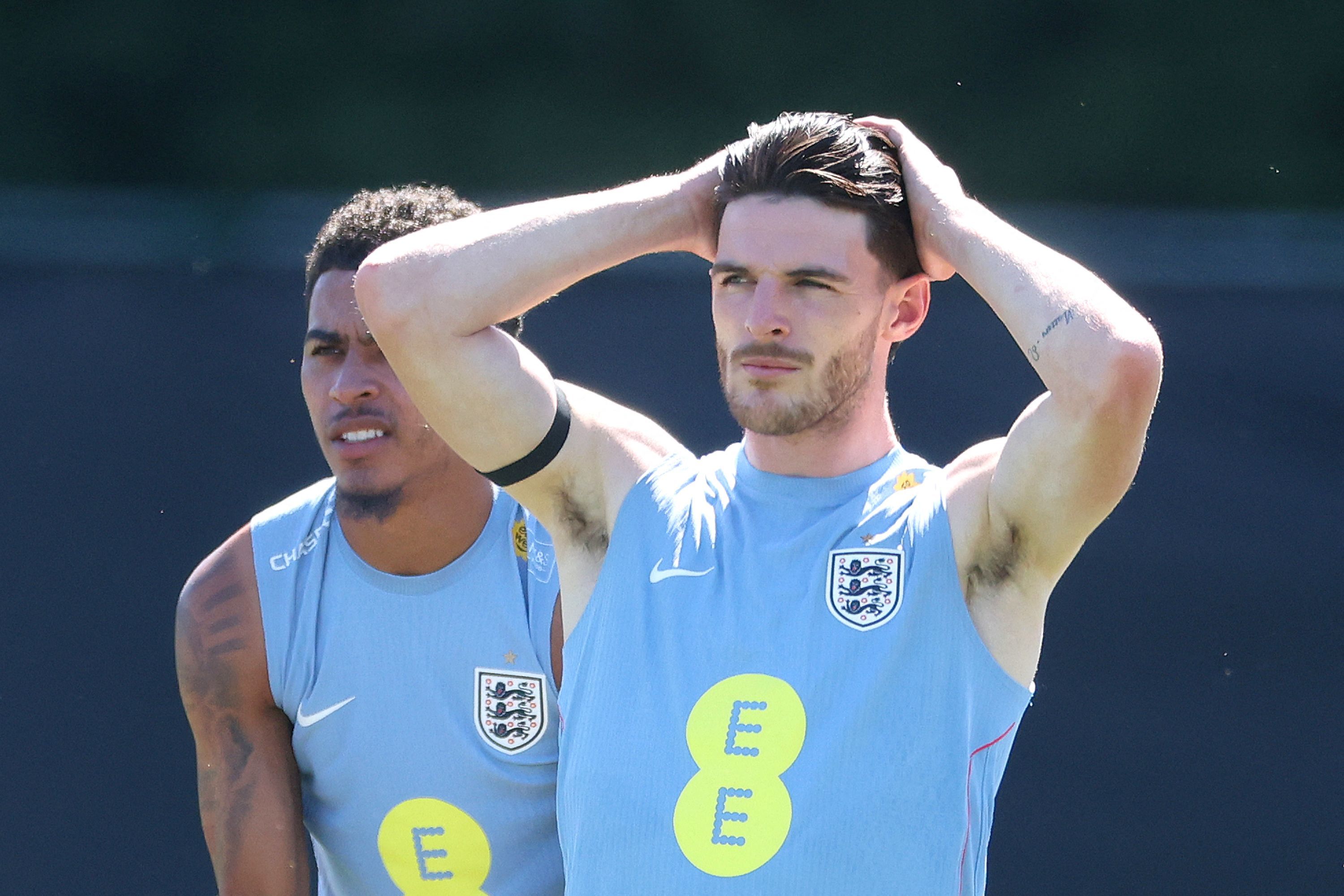 Declan Rice, junto a Morgan Rogers, en un entrenamiento en Kansas.