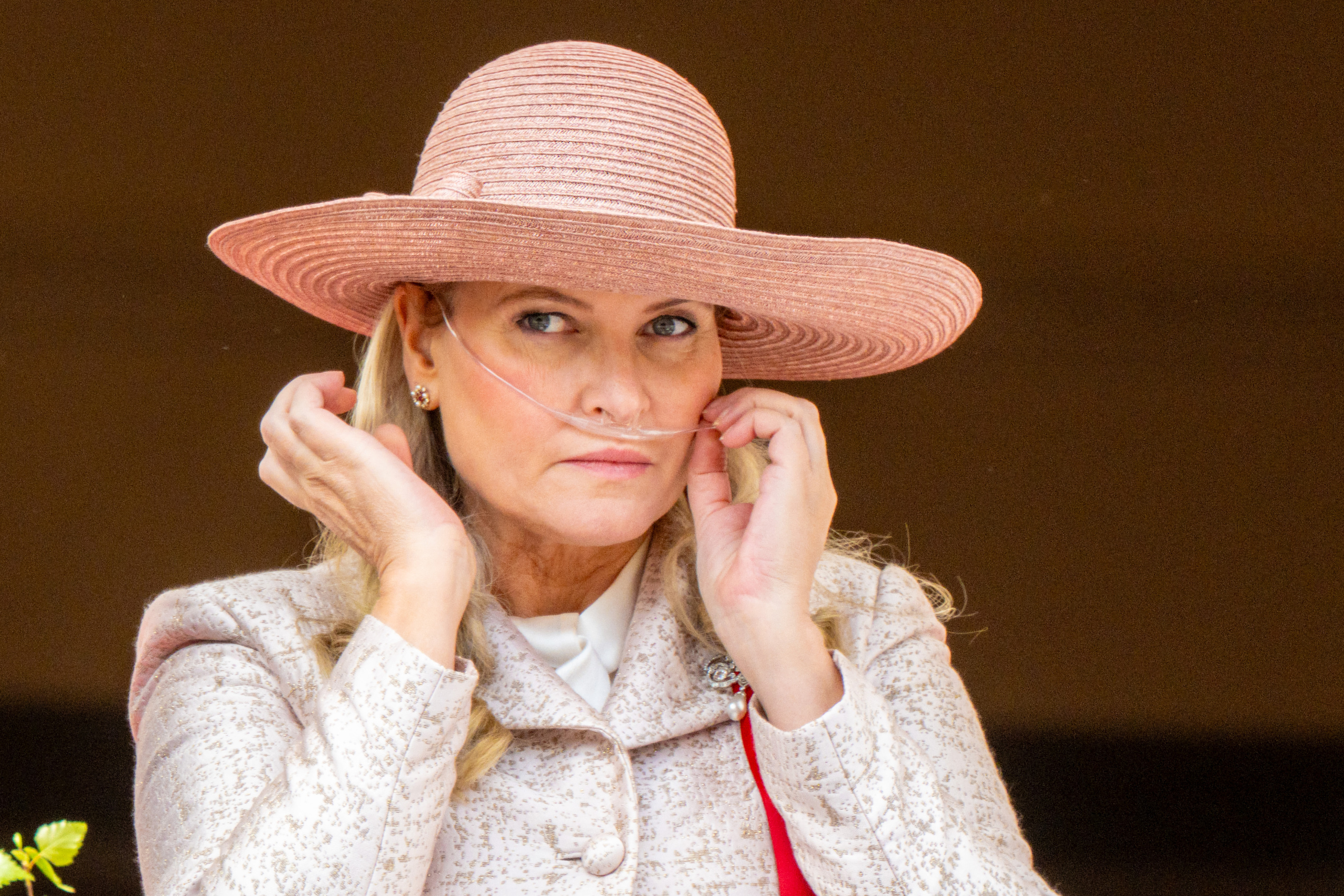 La princesa Mette-Marit con oxígeno unos días antes de su operación.