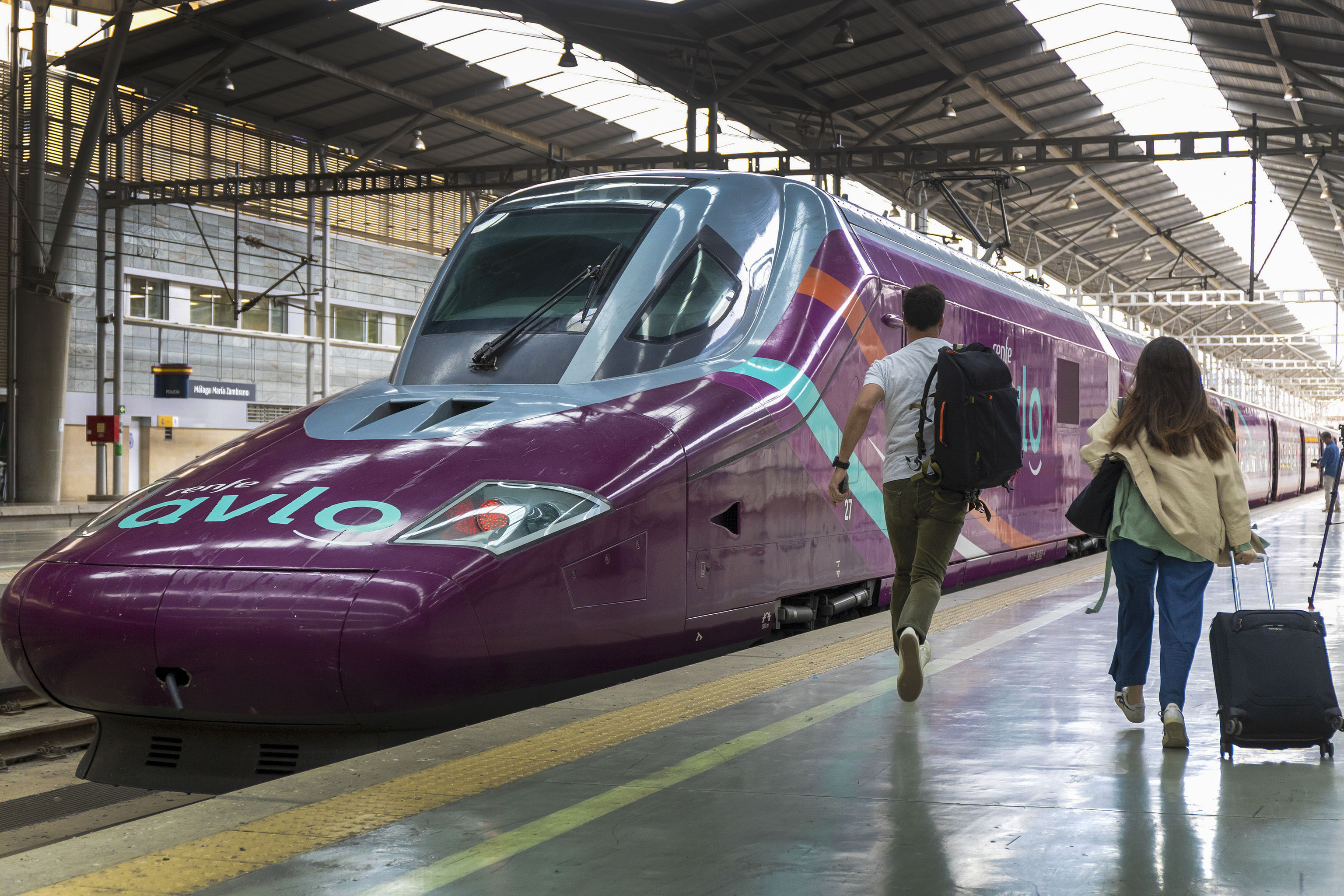 Un tren de Avlo.