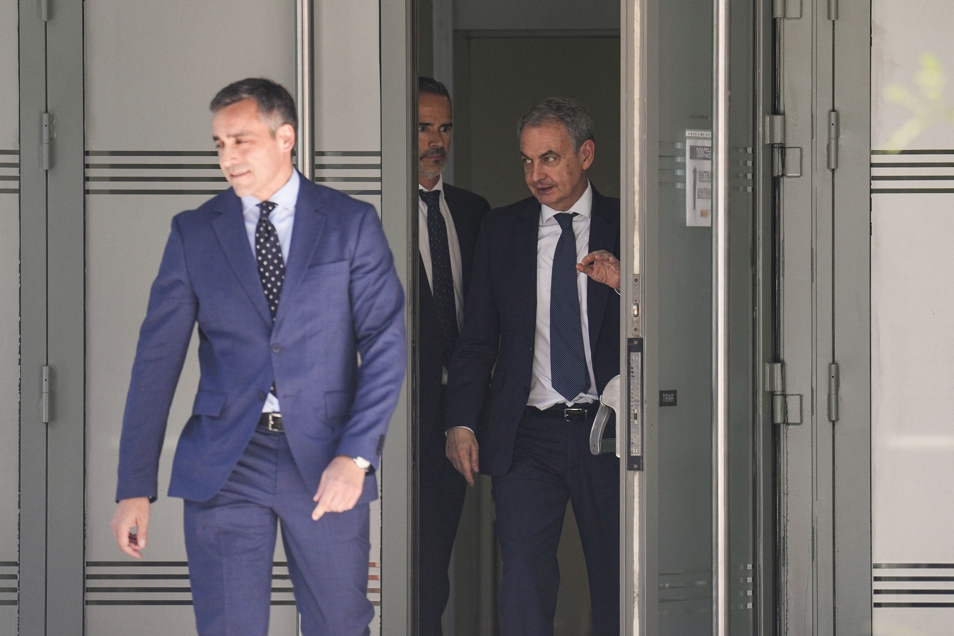 José Luis Rodríguez Zapatero abandona la Audiencia Nacional.