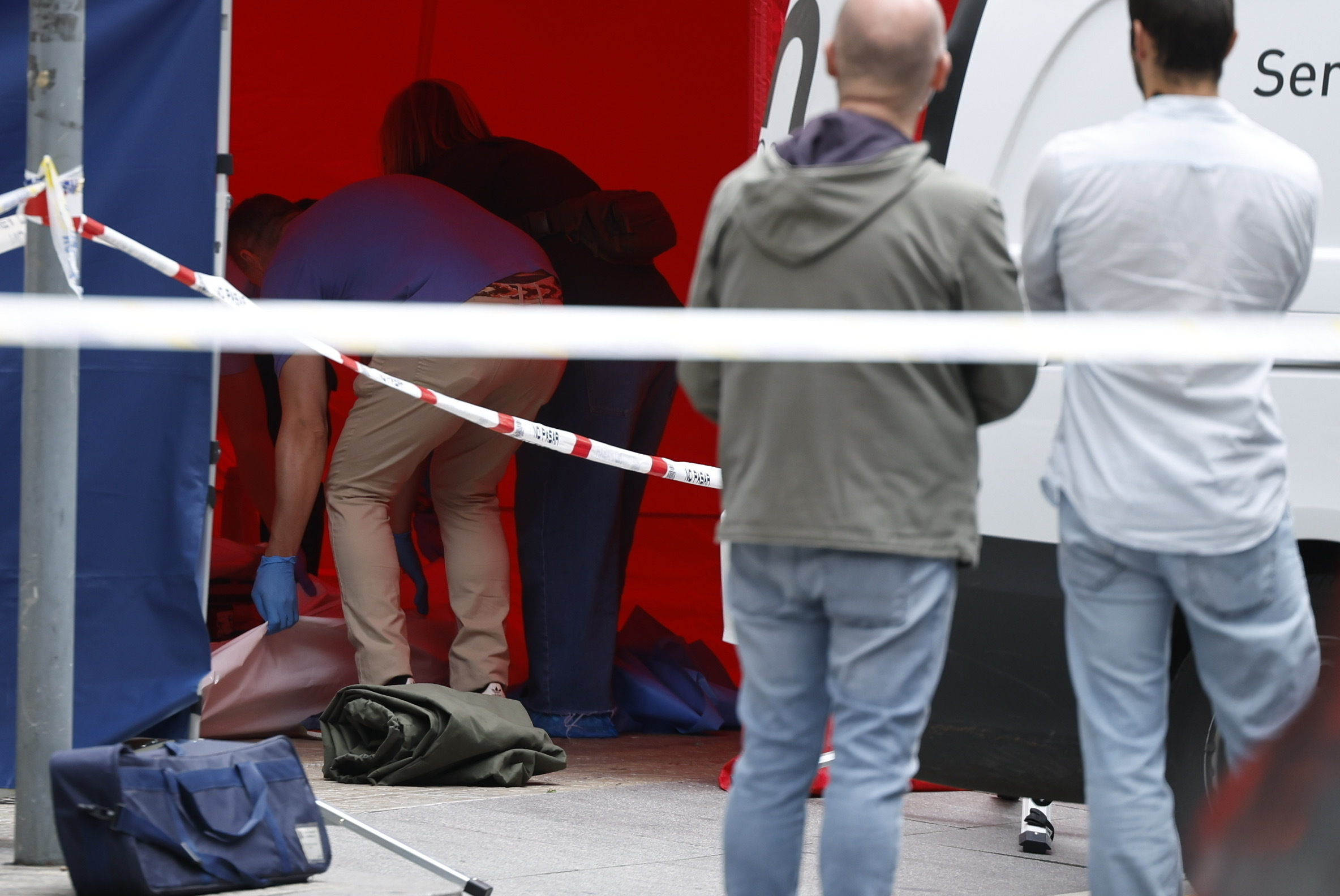 Investigadores de los Mossos Tras el tiroteo de Balmes