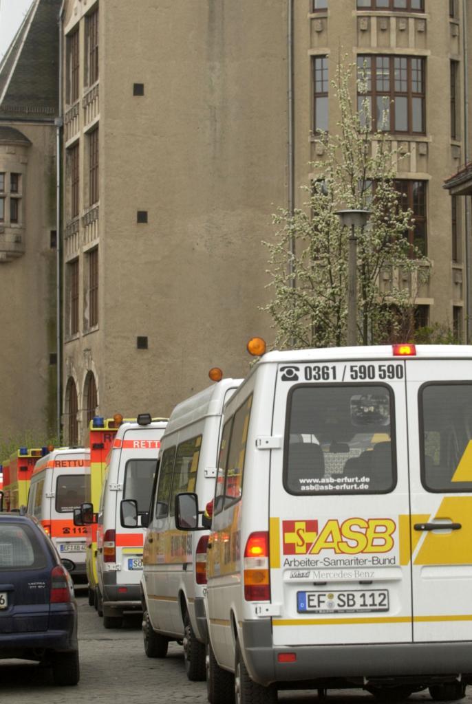 Varias ambulancias en un dispositivo de emergencia en Alemania.