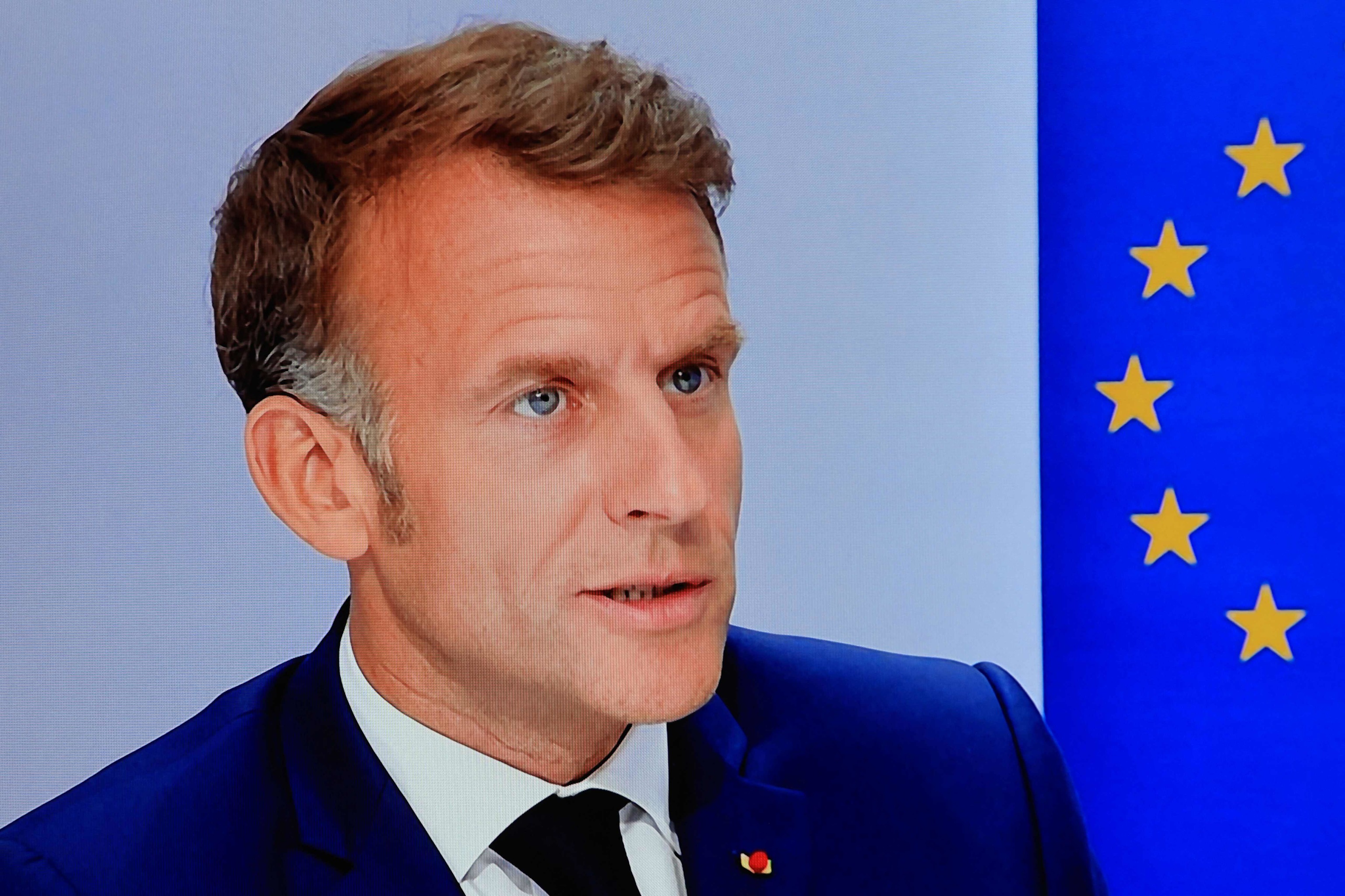 Emmanuel Macron, durante una entrevista televisada en France 2, este jueves.