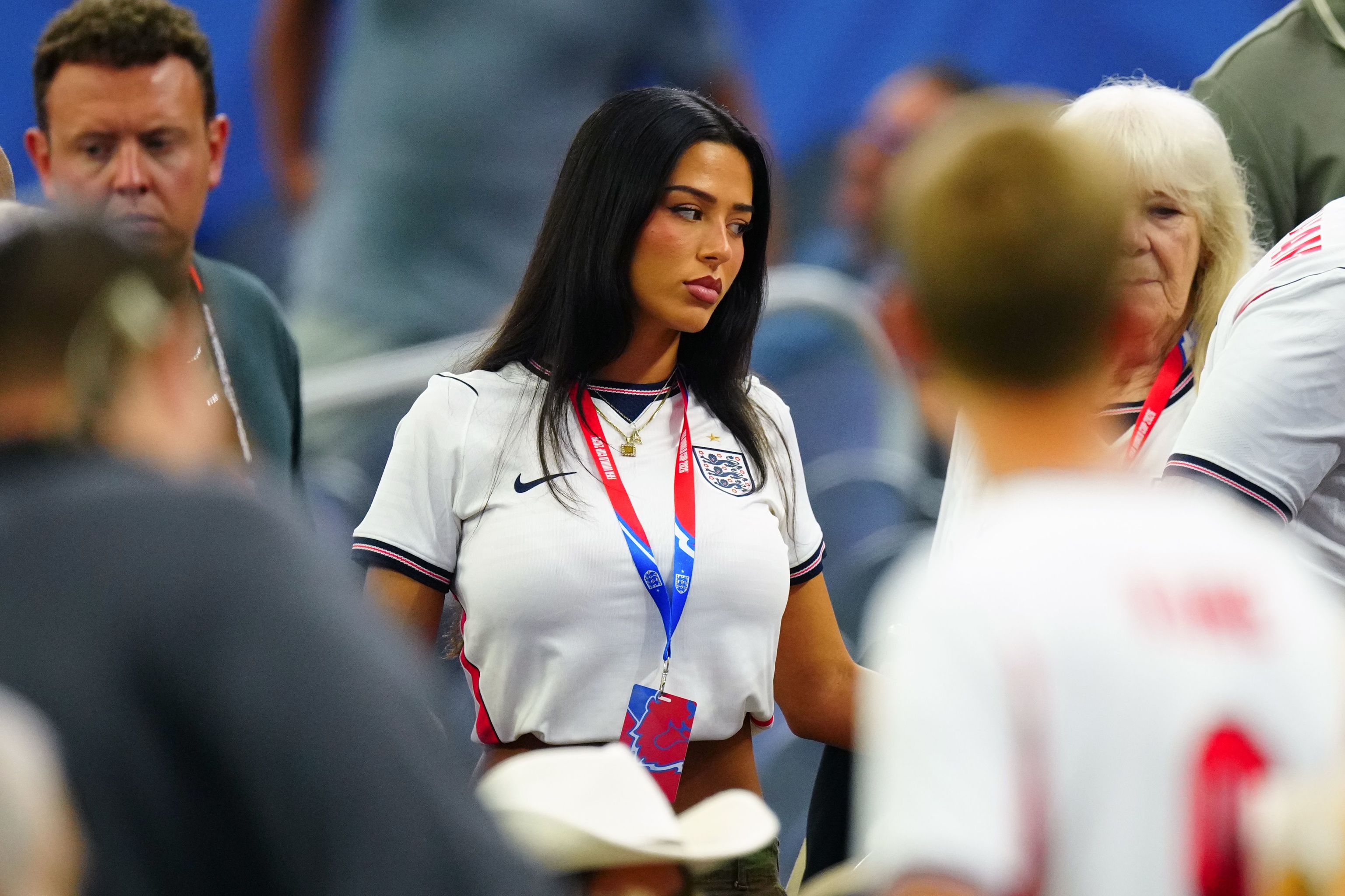 Ashlyn Castro, con la camiseta de la Selección inglesa, este miércoles.