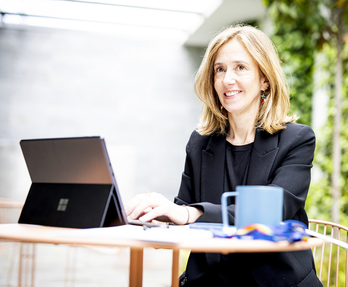 Ana Porto. Directora Global 
de Comunicación de Telefónica, lidera la estrategia de la multinacional en un momento clave de su transformación digital. Periodista, anteriormente coordinó el lanzamiento y consolidación de La Sexta y el posicionamiento de Atresmedia.