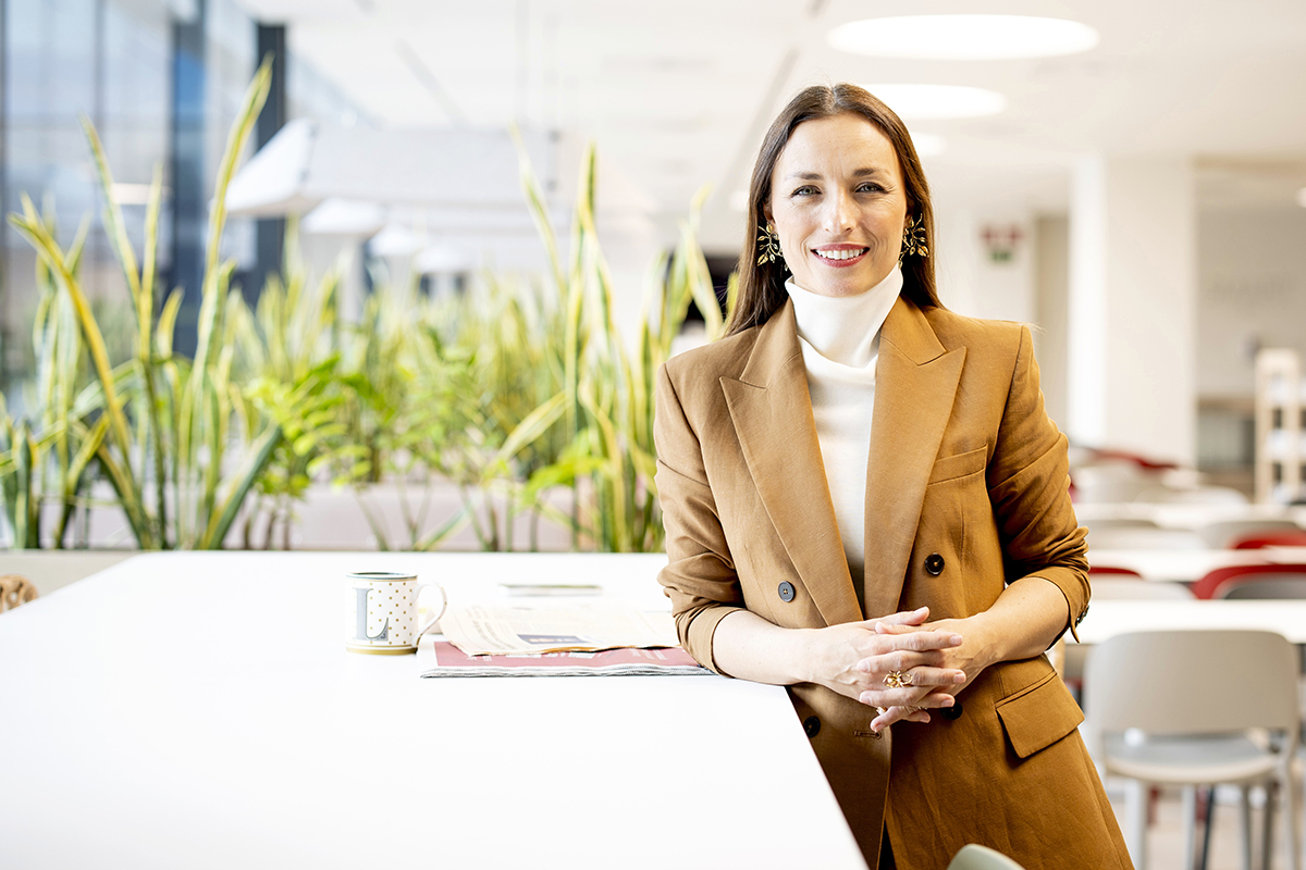 Laura Gozalvo. Directora de Comunicación, Relaciones Públicas y ESG de Verisure Iberia, Italia y Latam, imparte clases en el IE Business School, es directiva de la Asociación para el Desarrollo de la Experiencia de Cliente y miembro del Consejo Asesor del Observatorio de Comunicación Interna.