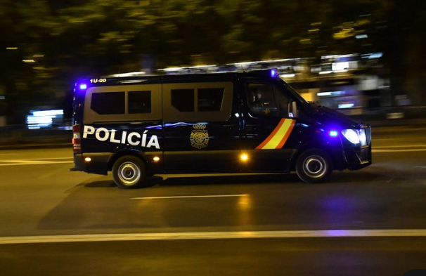 Detenido en Móstoles por apuñalar a su compañero de piso tras una discusión por poner la lavadora de madrugada