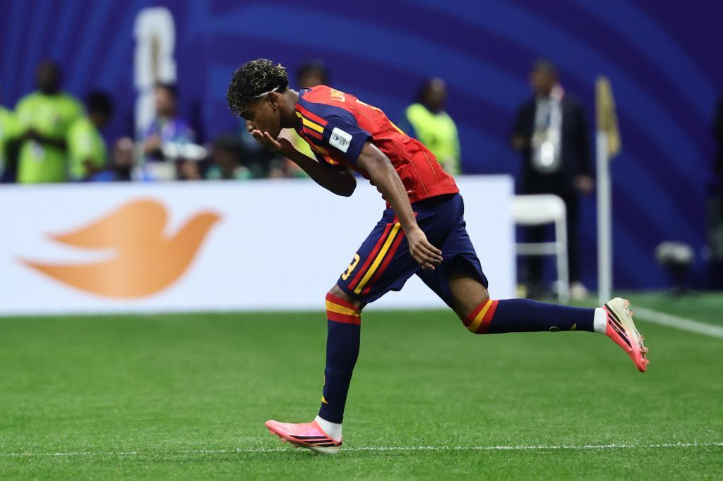 Lamine Yamal en su debut en el Mundial.