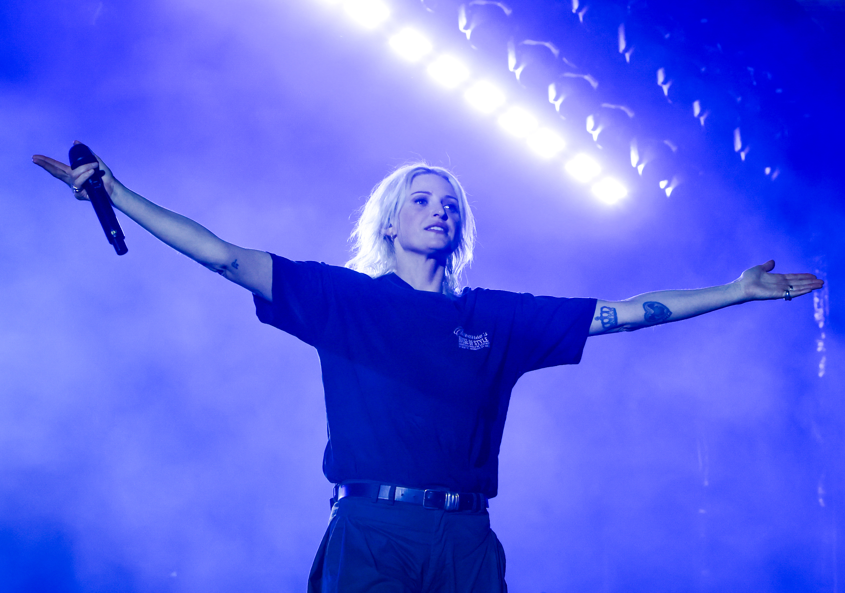 Emily Armstrong, durante la actuación de Linkin Park en el festival 'O Son do Camiño', en Santiago.