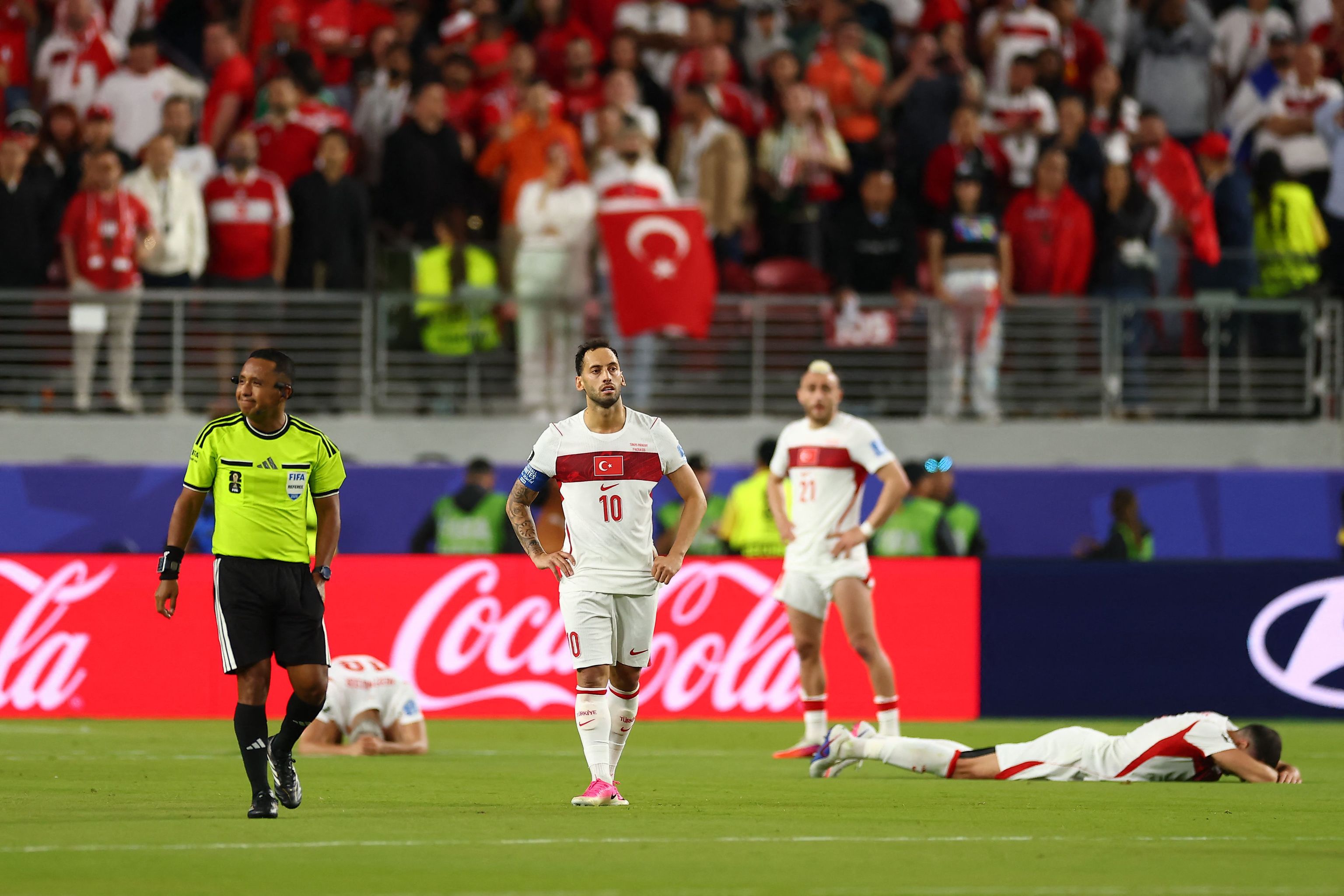 Los jugadores de Turquía, tras la derrota.