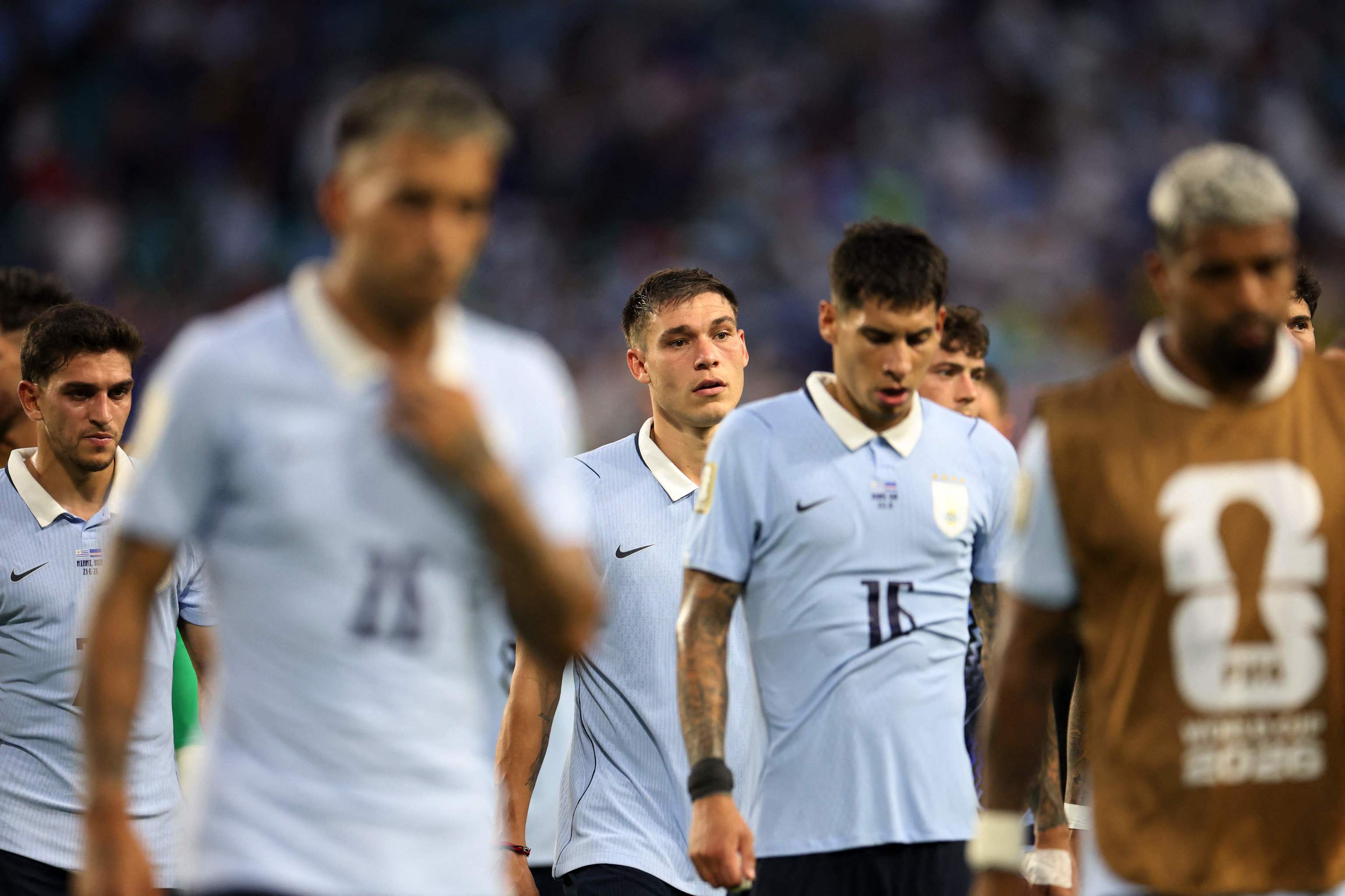 Los futbolistas de Bielsa, tras el pitido final ante Cabo Verde.